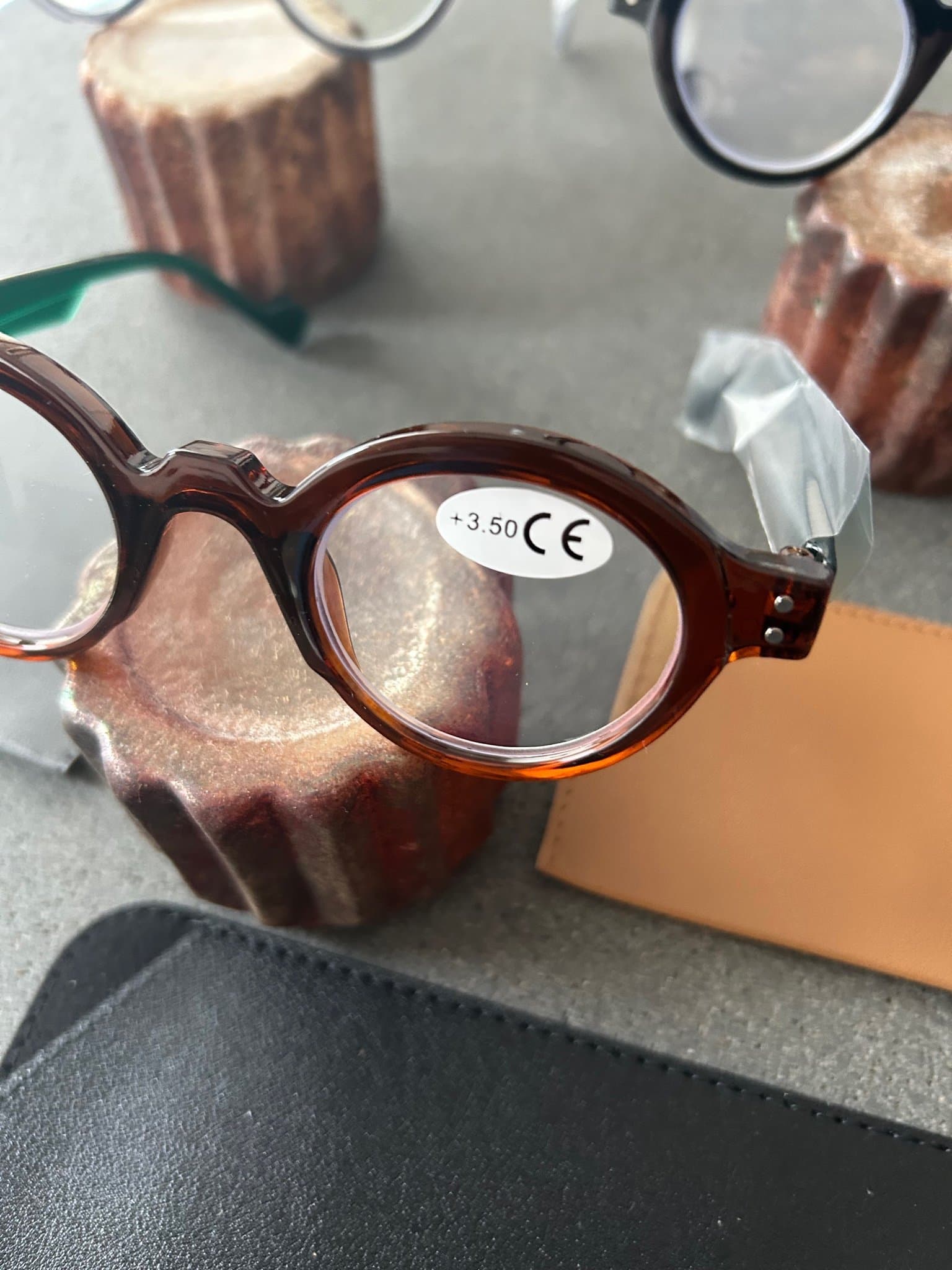 3 st glasögon med fodral 3,50