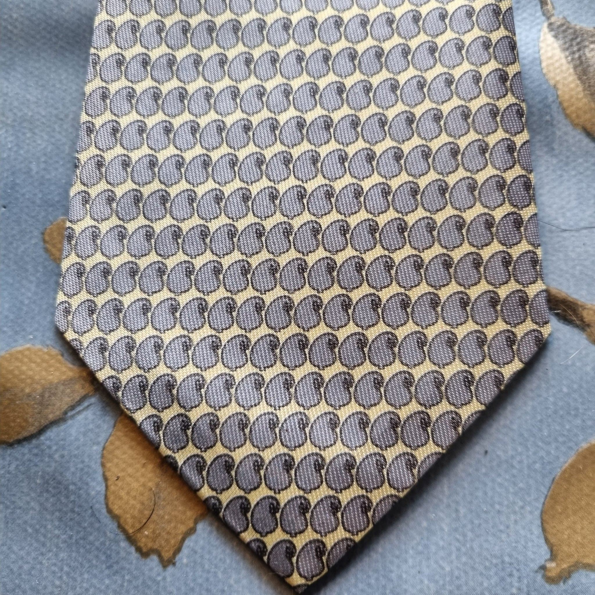 Grå, gul slips ny oanvänd söm har gått upp bild 4