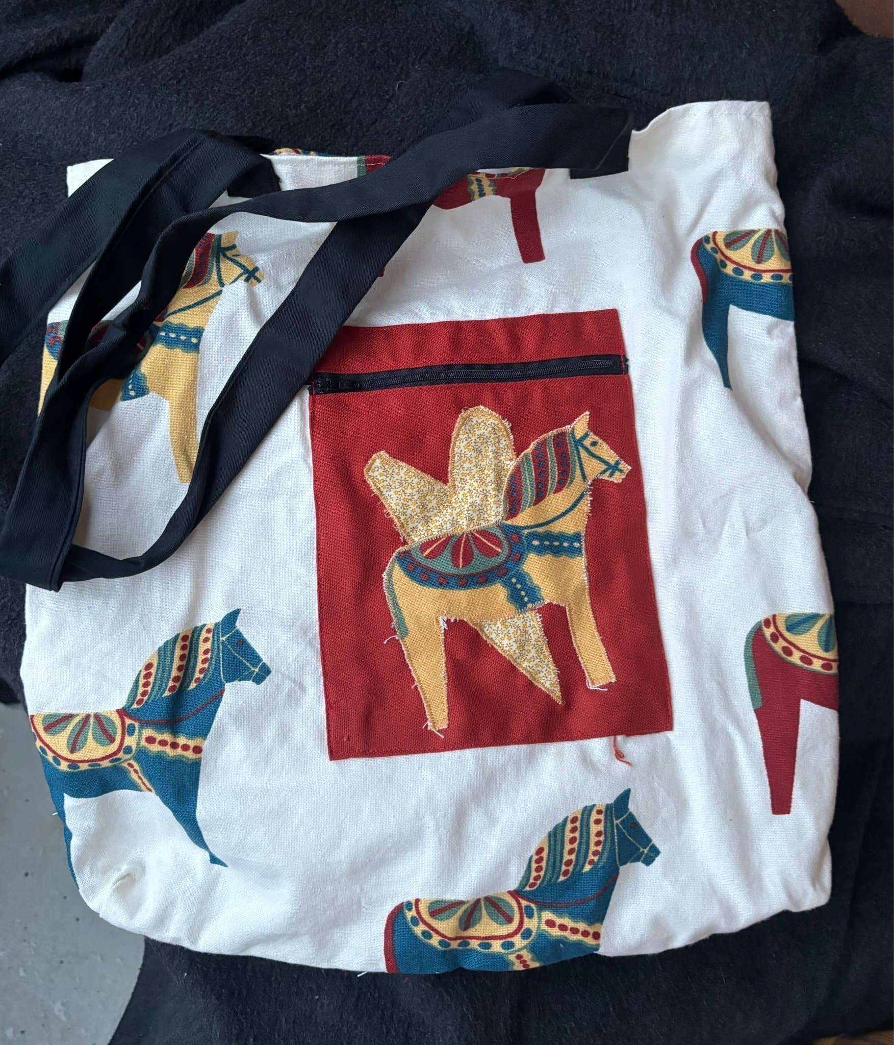 Vit tygväska tygpåse fodrad present hantverk dalahäst