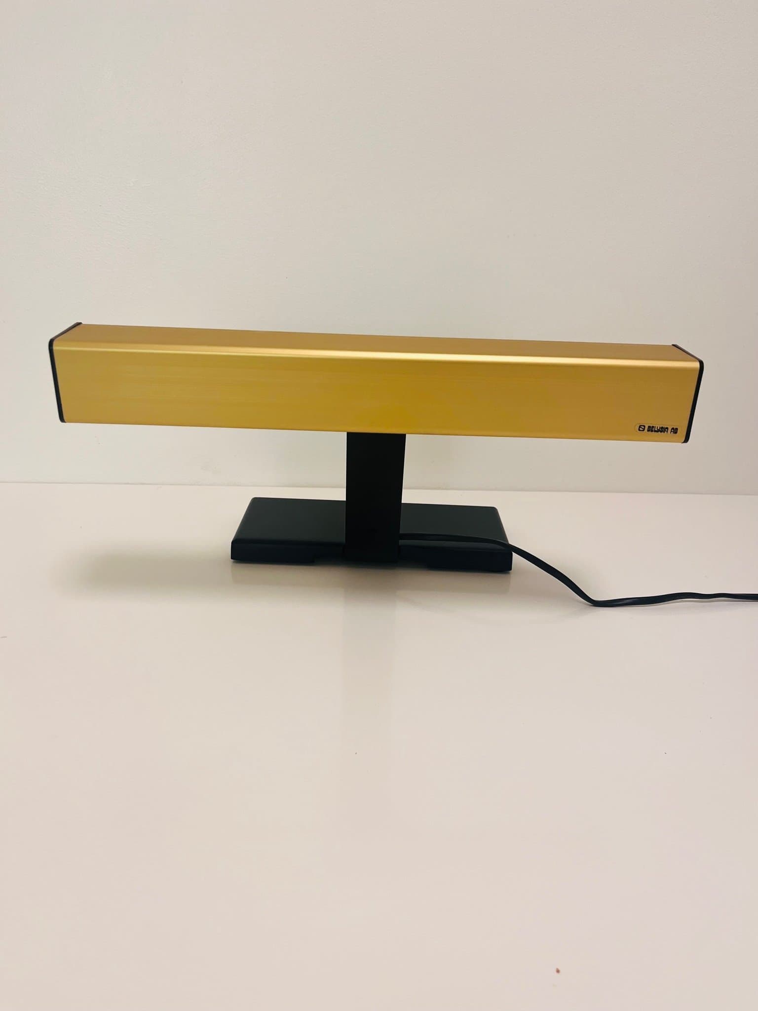 PIANOLAMPA, svart- och bronserad metall, Belysia AB. PIANO Sweden.