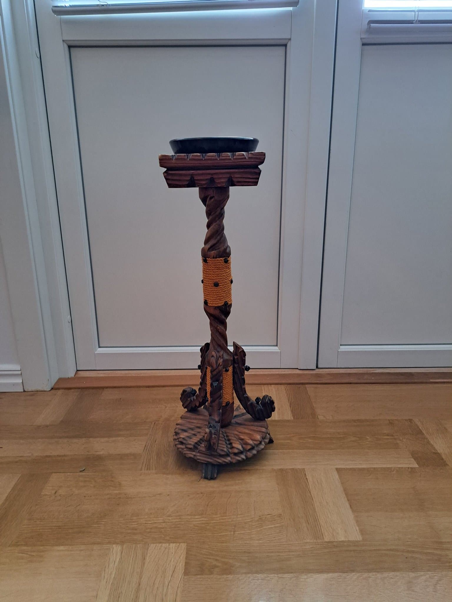 Träpiedestal för växter