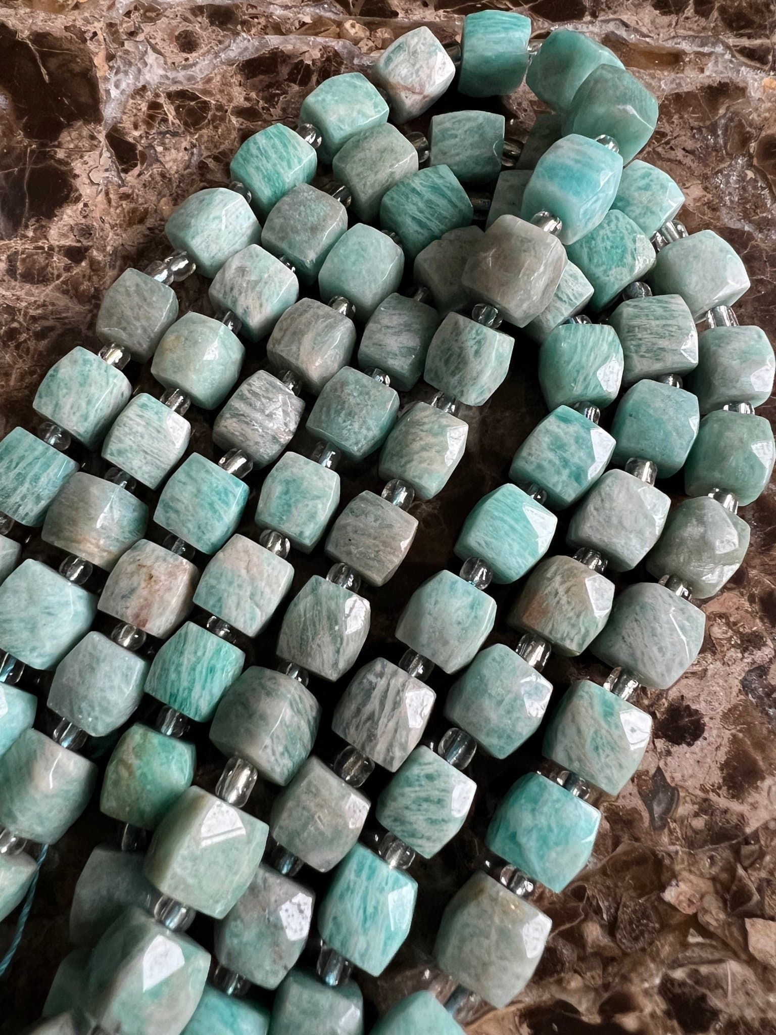 Amazonit 9-10 mm cirka 30 st