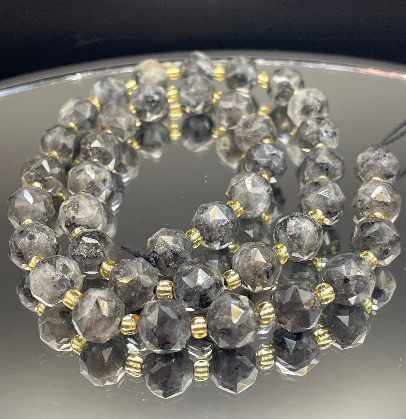 ~ HEL Sträng naturlig facetterad Larvikit ~ NYTT