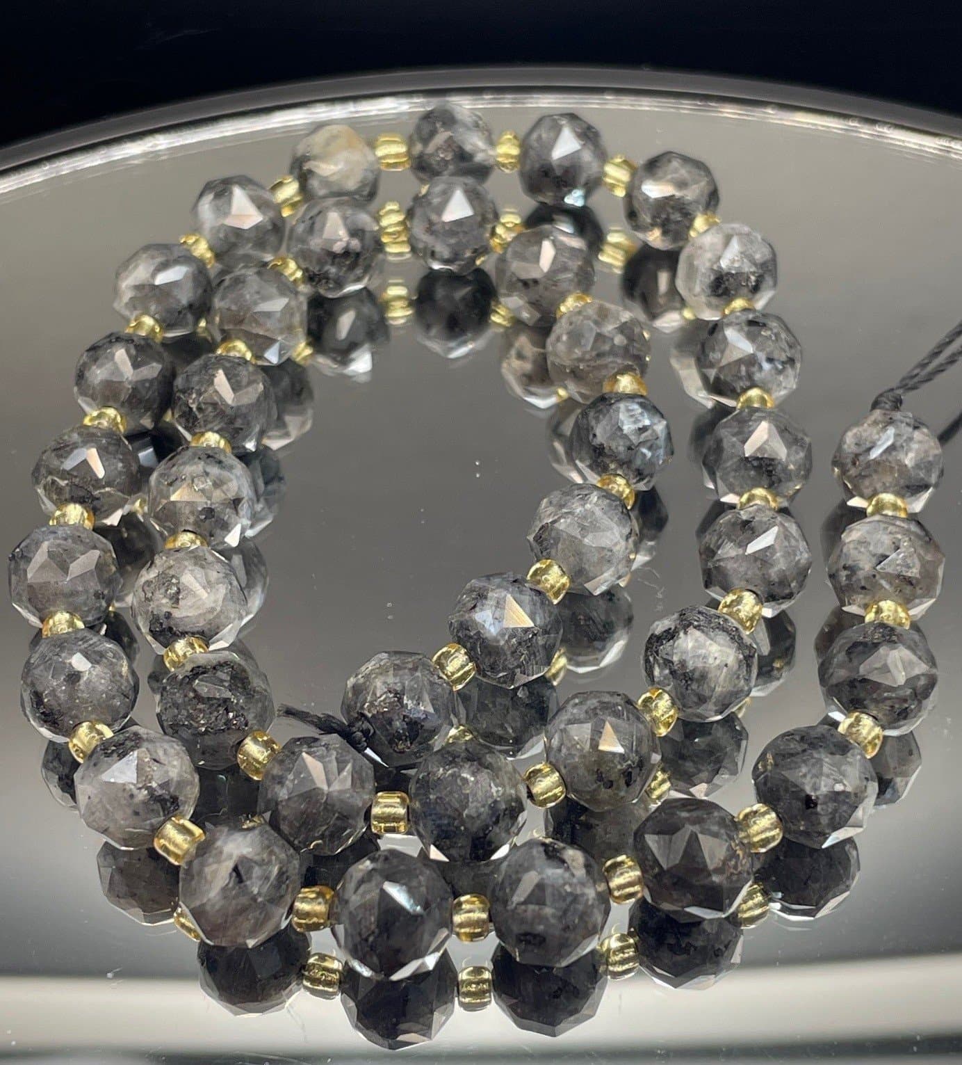 ~ HEL Sträng naturlig facetterad Larvikit ~ NYTT