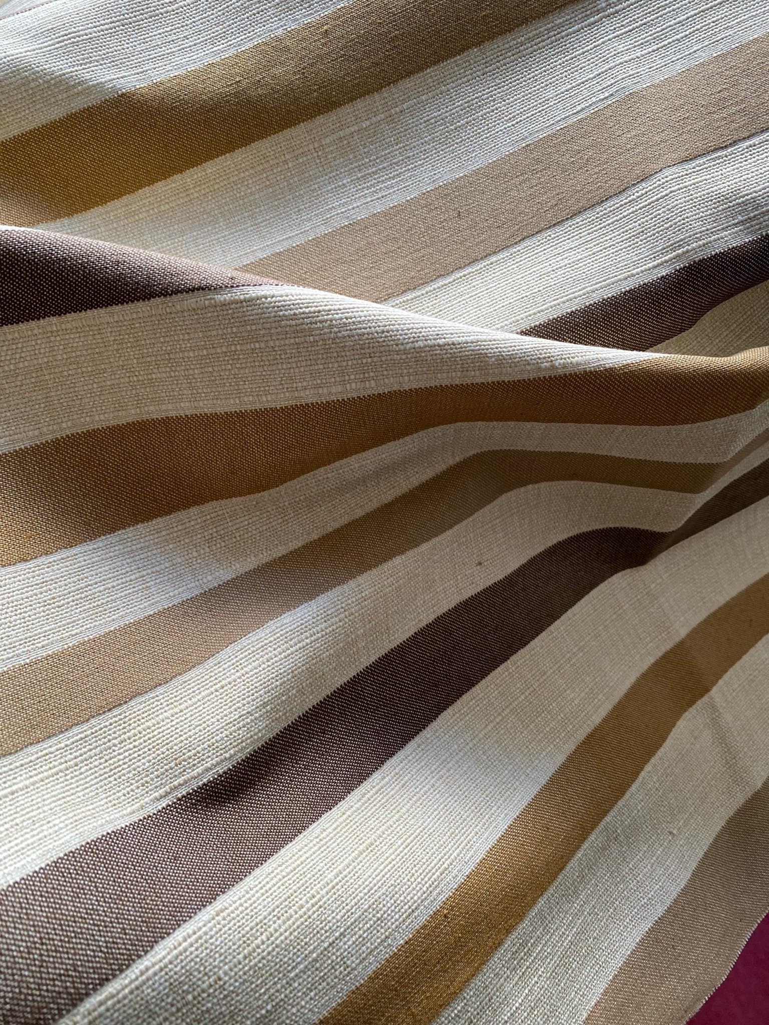 Randig Möbeltyget Stuvbit ( mått se bild) 144/91/68