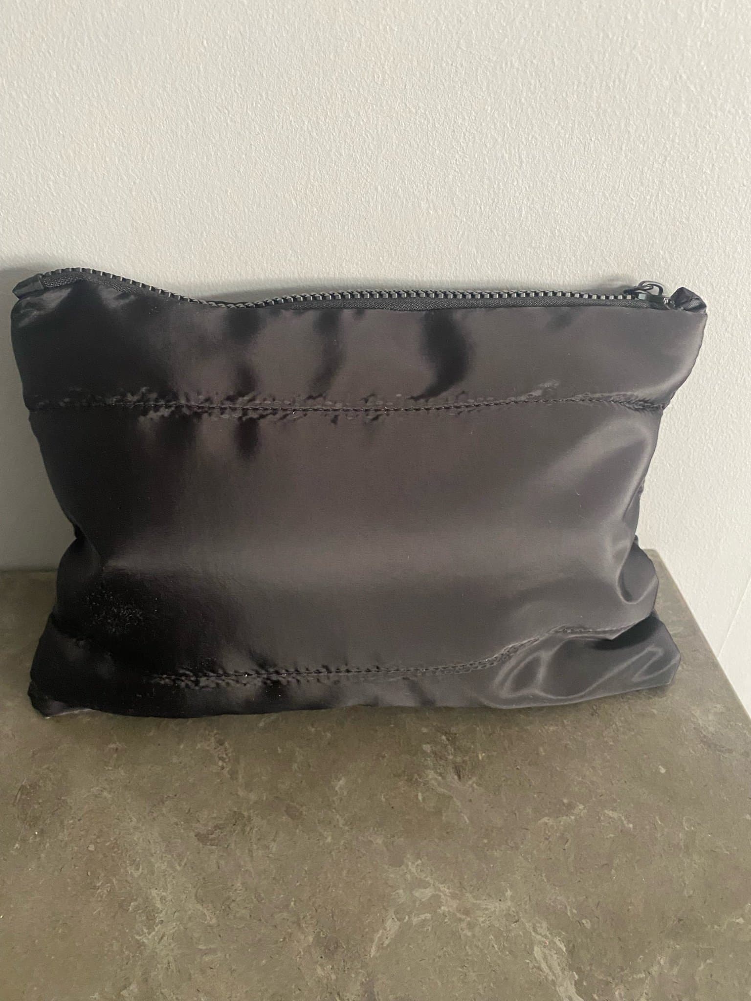 Chanel Beauté necessär make up bag NY