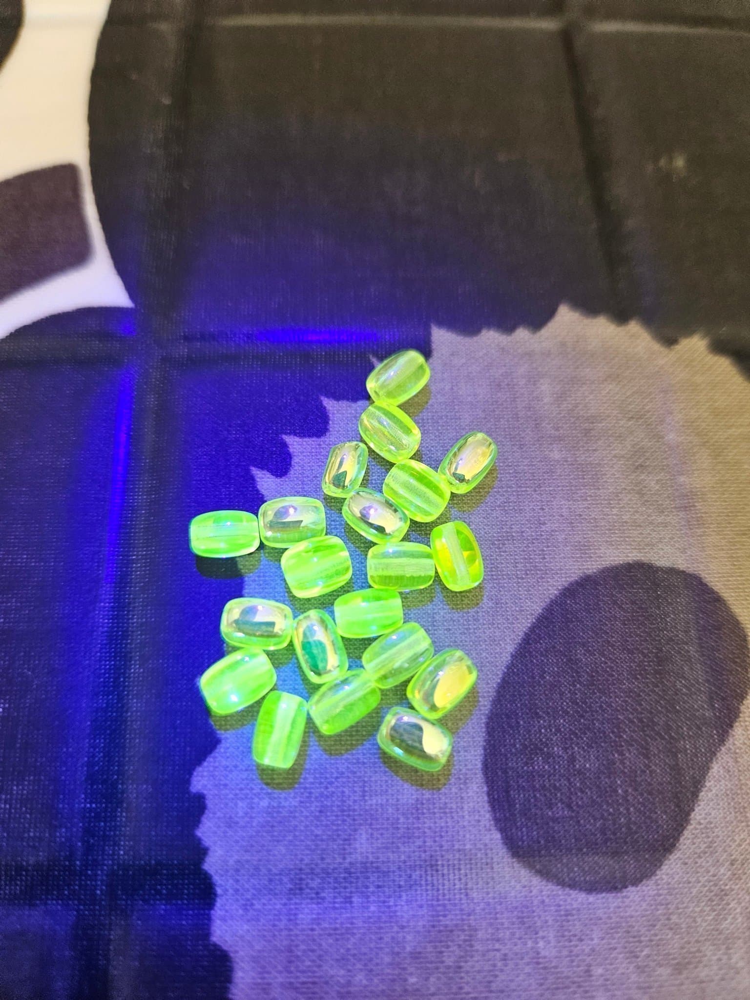 Uranglaspärlor - ovala