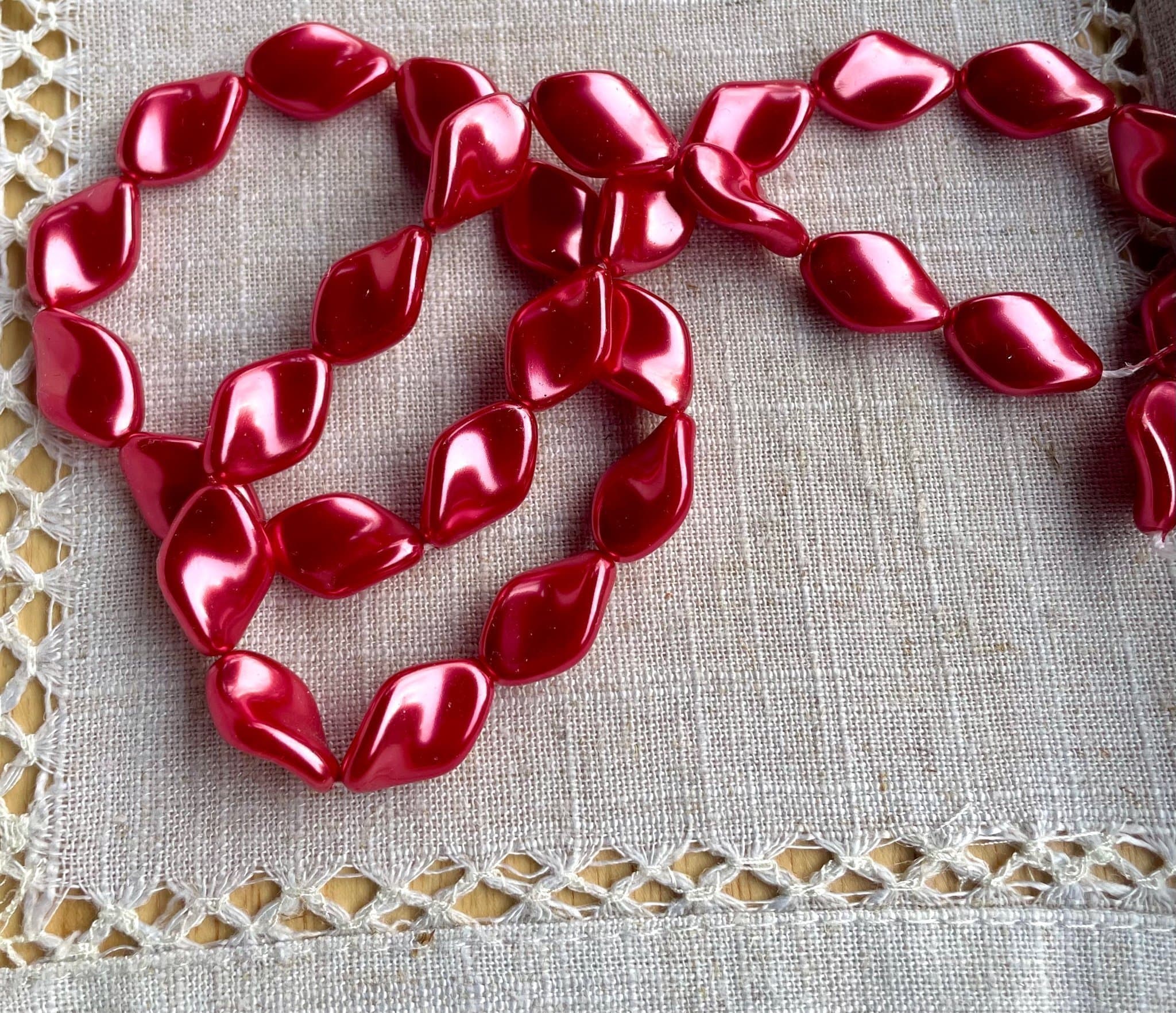 Glaspärlor 1sträng med 30 stycken exklusiva vridna pärlor