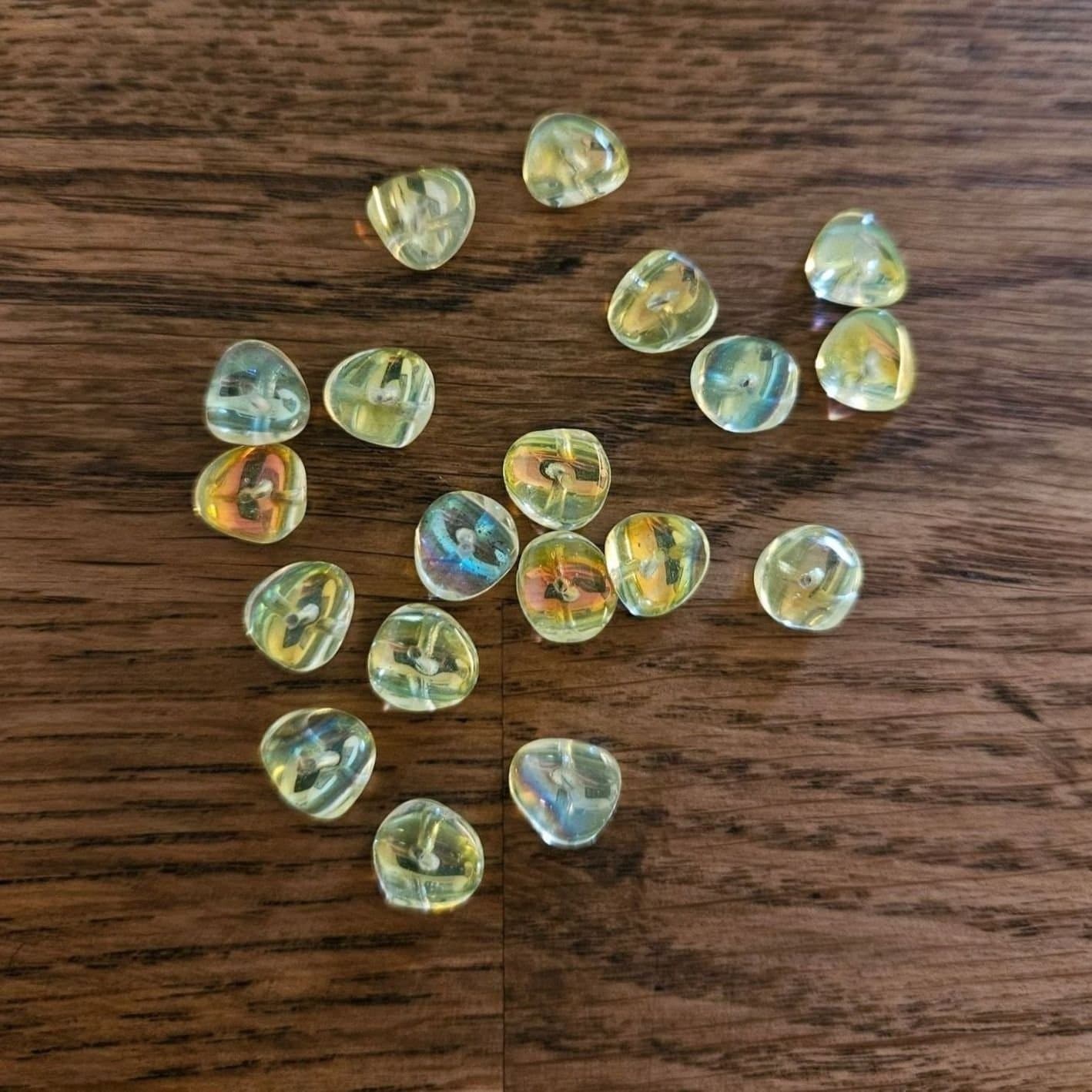 Glaspärlor, uranglas