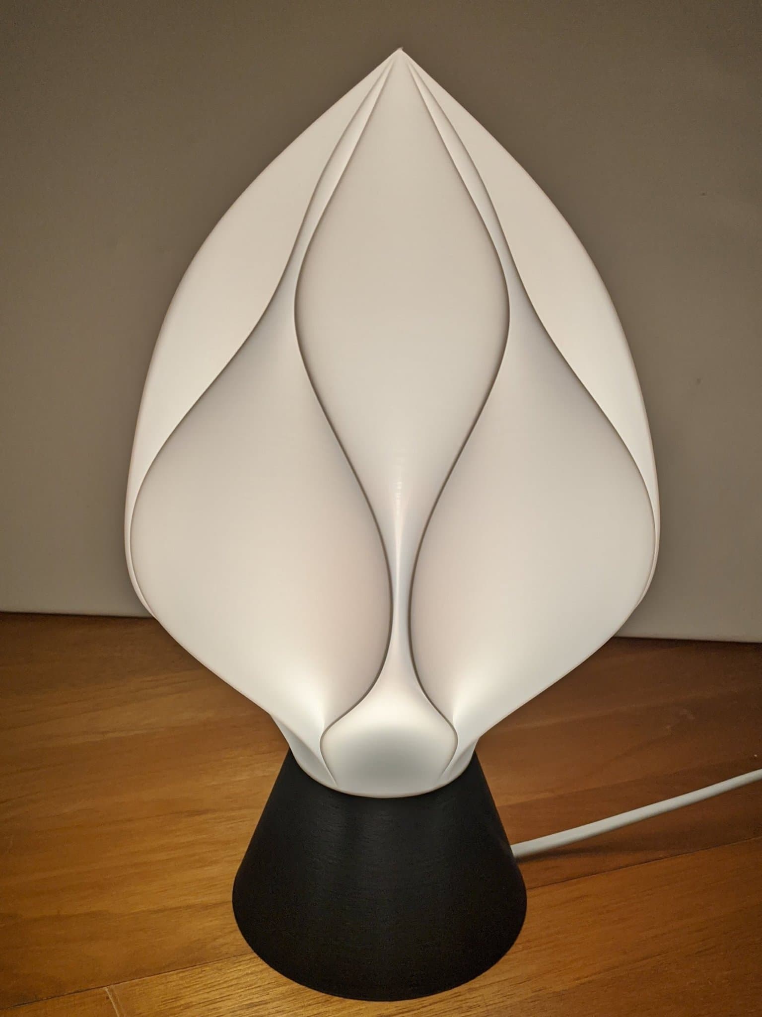 Bordslampa "Flower" i unik design, vit