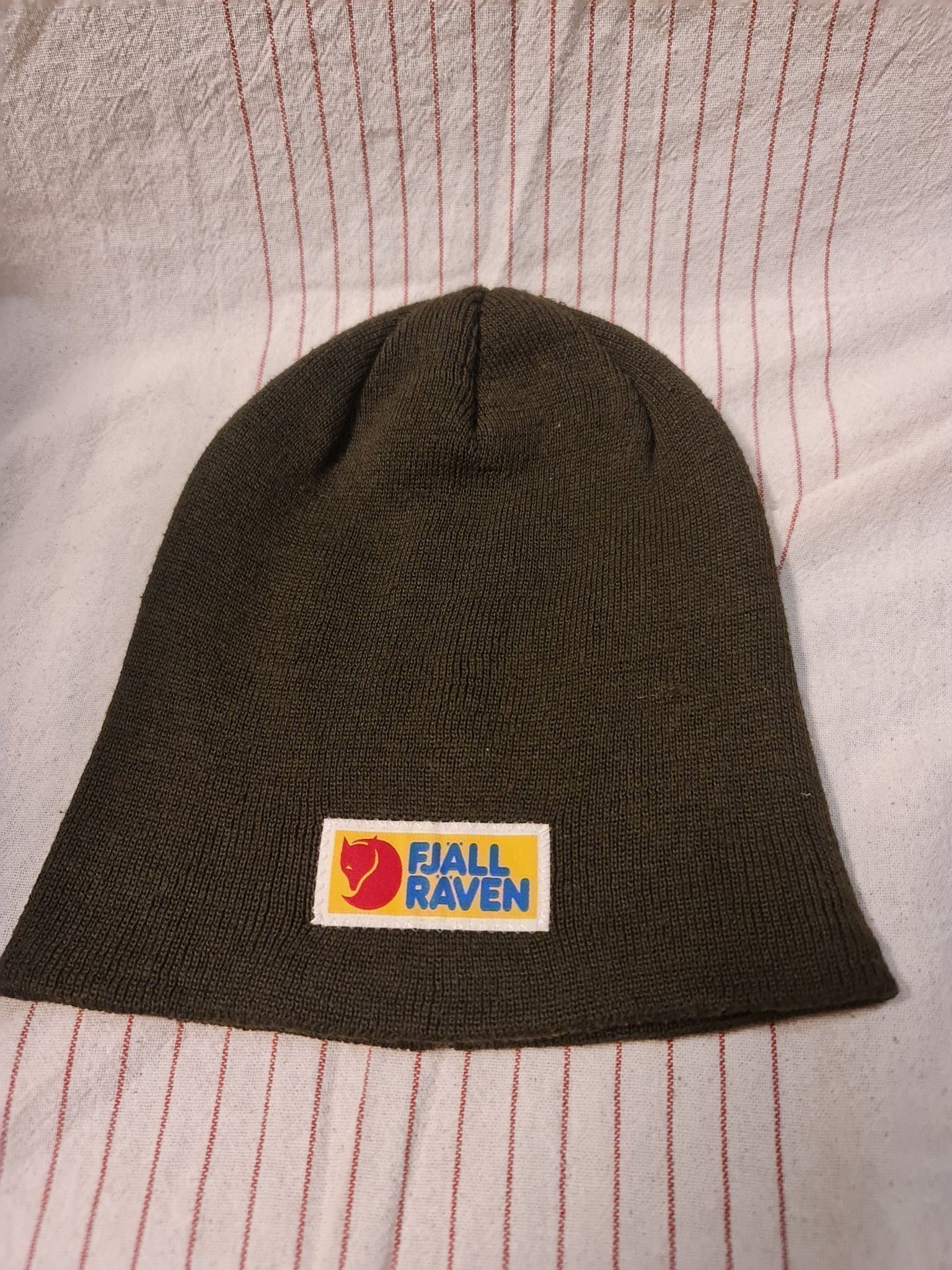 NY Fjällräven beanie mössa.