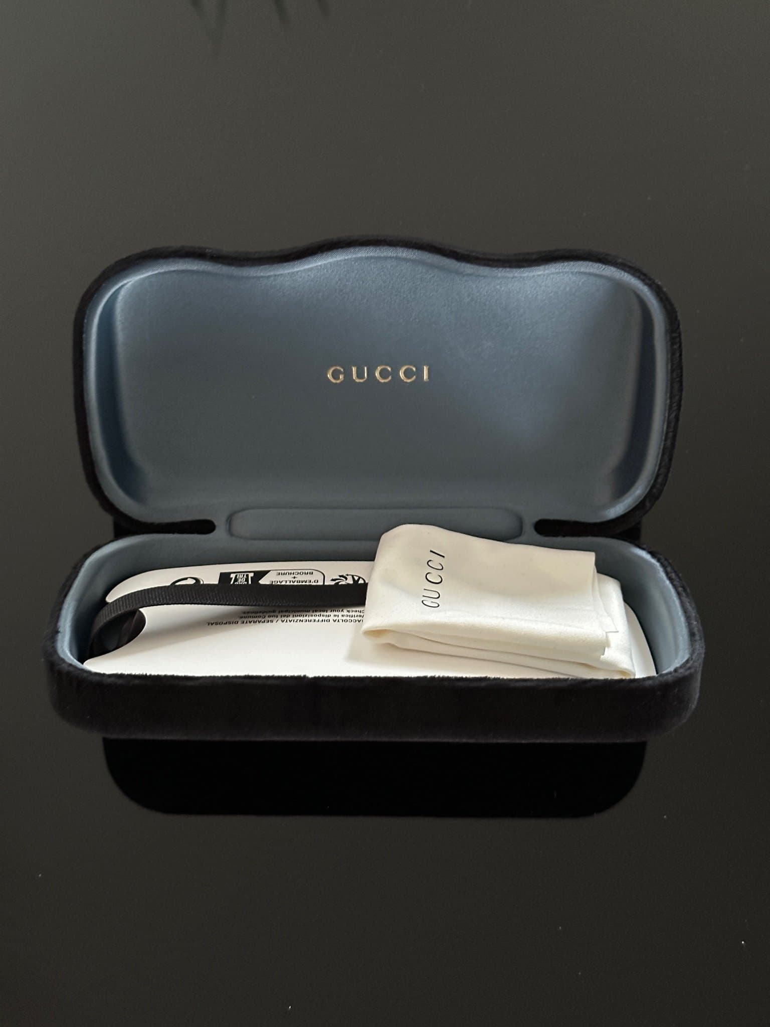 Gucci Glasögonfodral med tillbehör