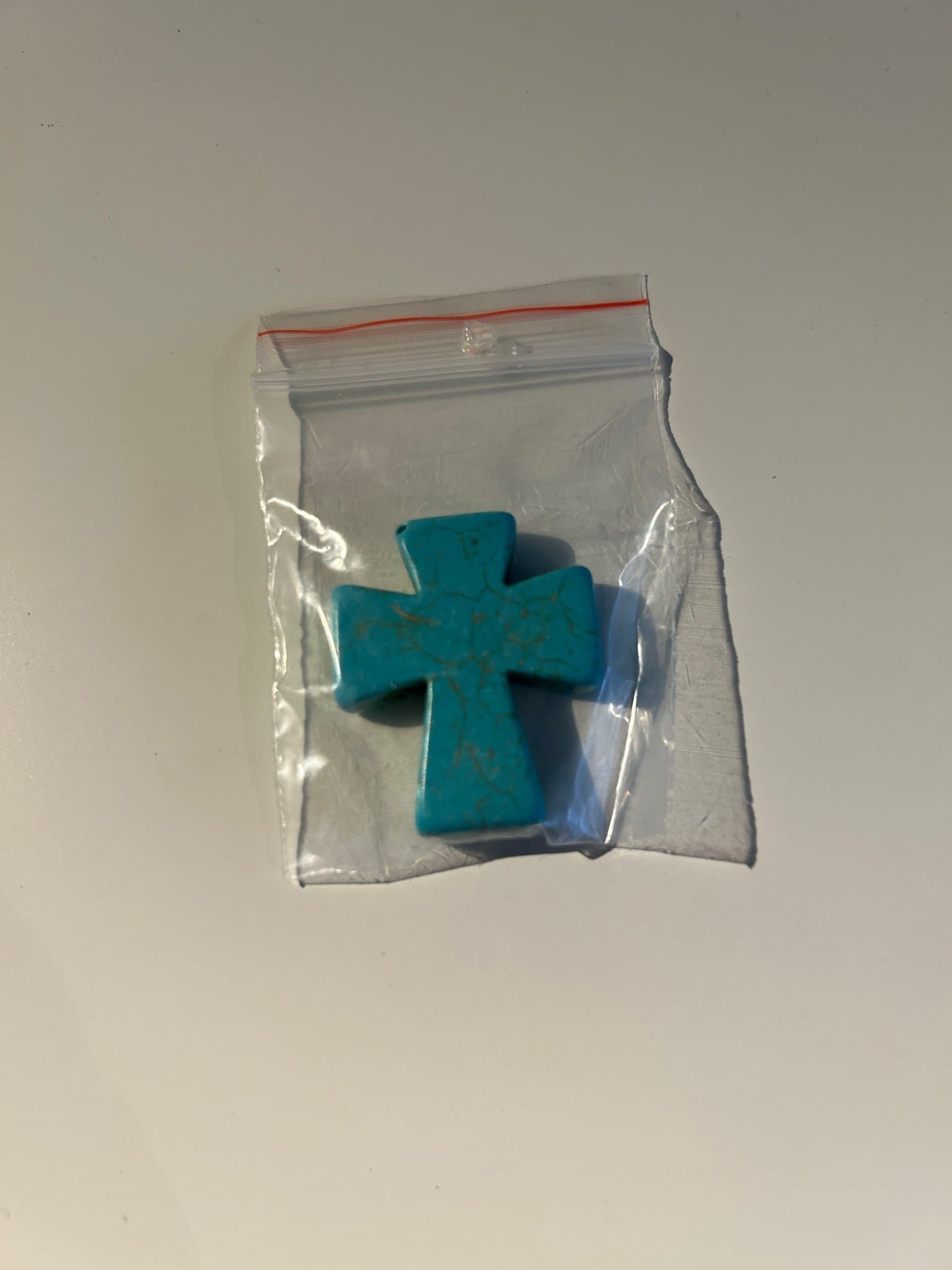 Kors i äkta turkos sten, 3,5 cm långt