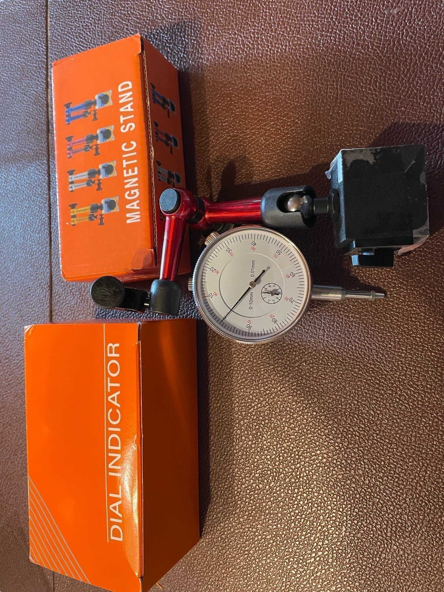 Indikatorklocka med magnetisk hållare