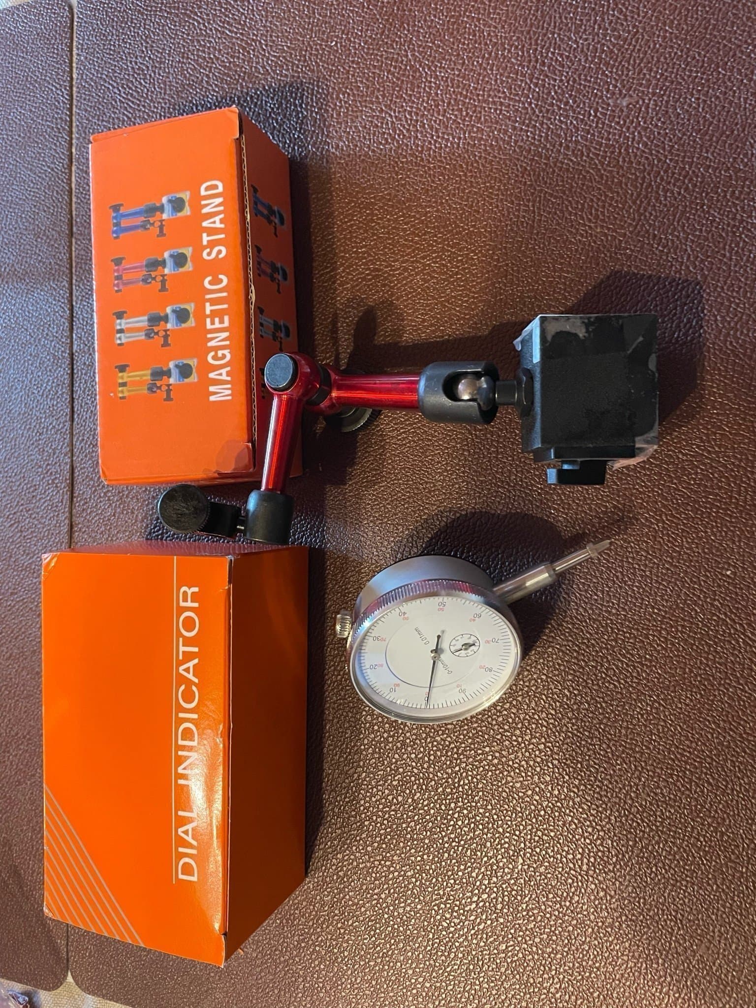 Indikatorklocka med magnetisk hållare