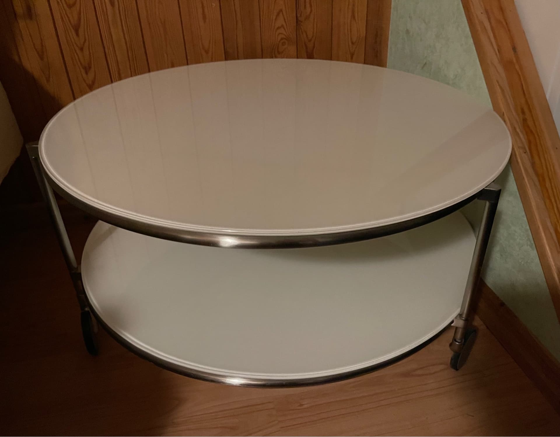 Ikea Strind Ehlen Johansson runt soffbord vitt opalglas stål hjul D75cm