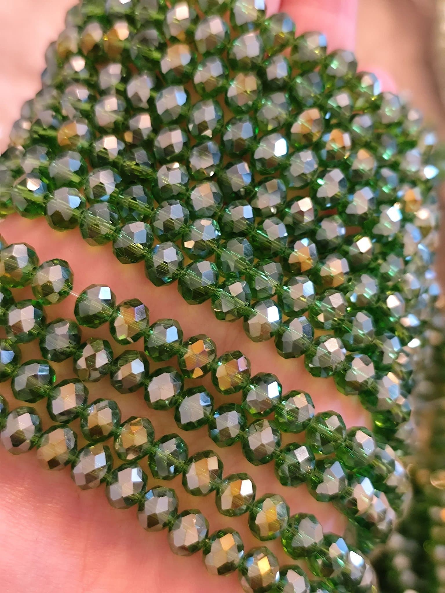 5 strängar glaspärlor 8 mm.