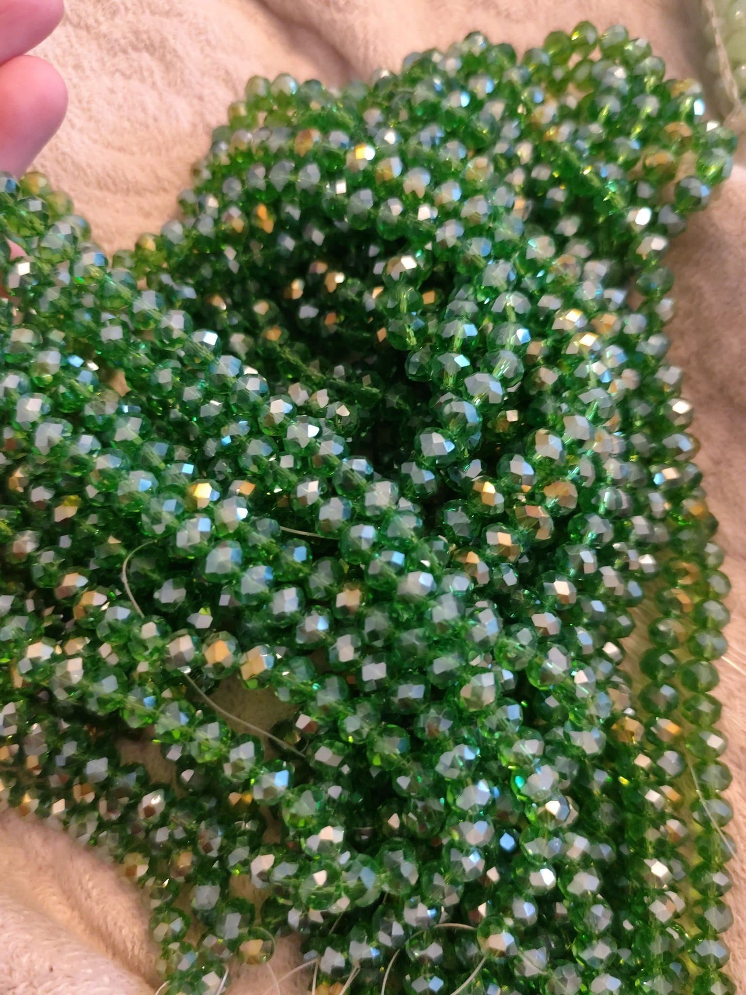 5 strängar glaspärlor 8 mm.