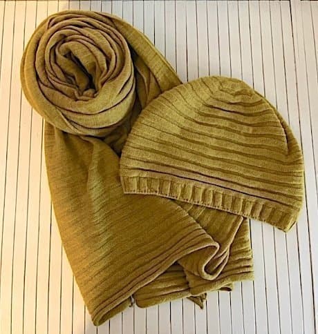 Gudrun Sjödén - plisserad halsduk o ribbstickad mössa - kashmirmix