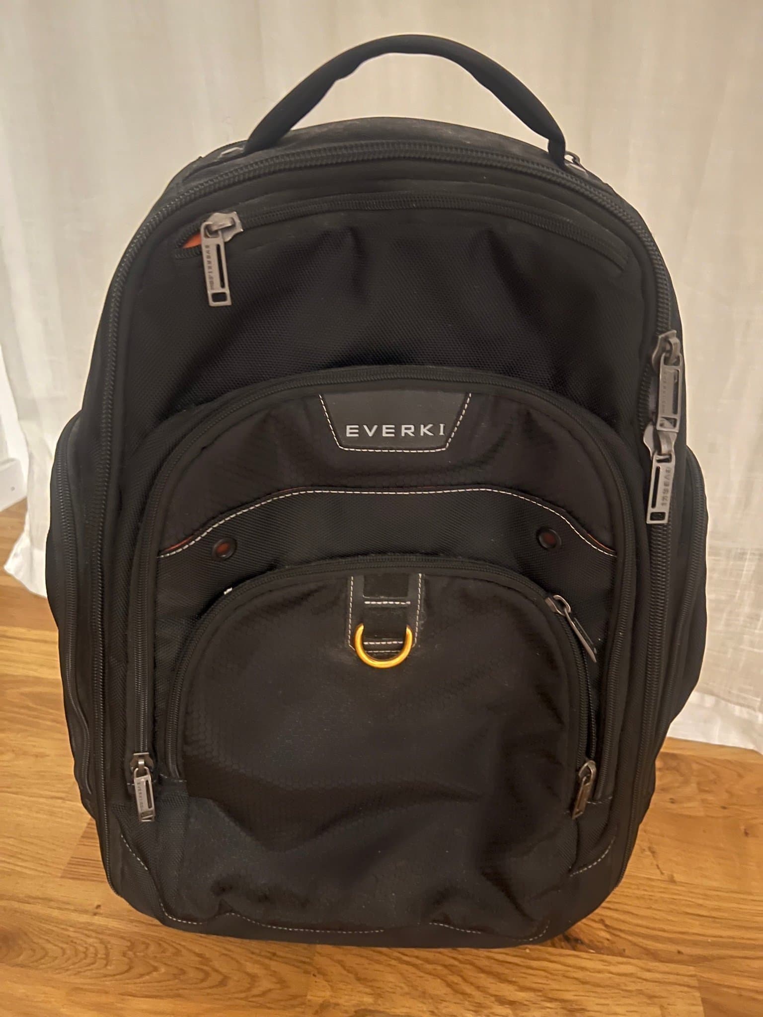 Atlas Hjulförsedda Datorryggsäck med justerbara fack från Everki