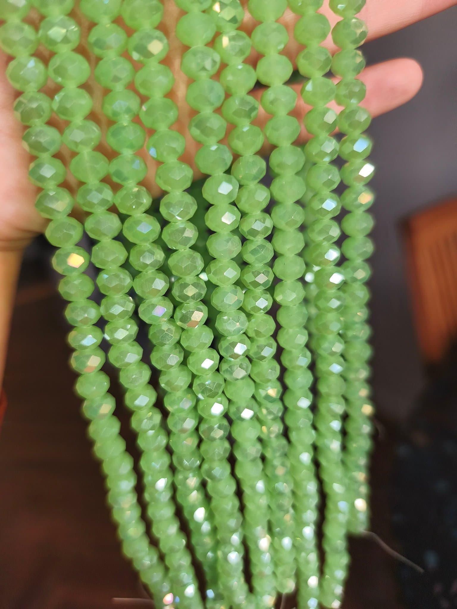 5 strängar 8 mm glaspärlor