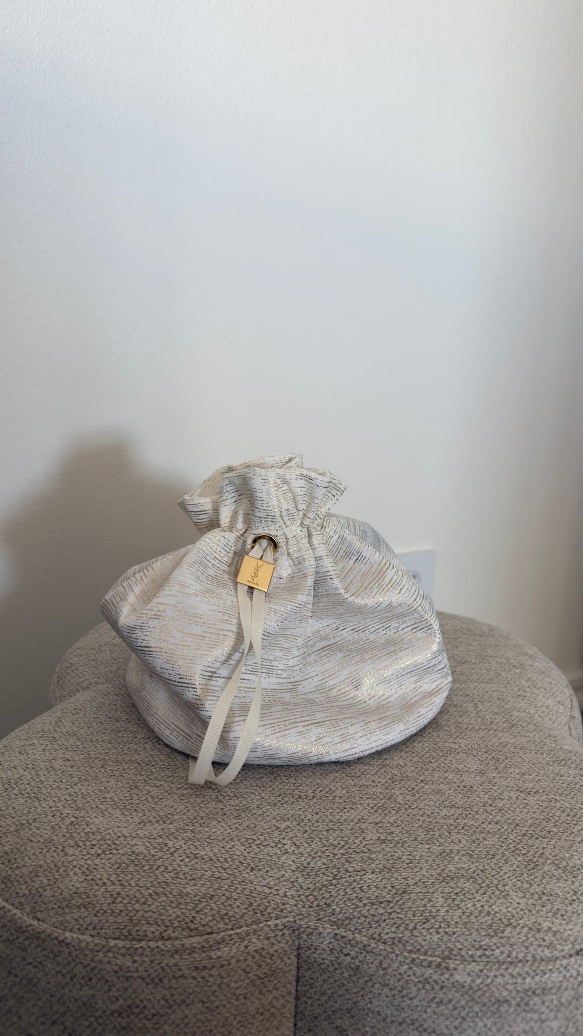 Yves Saint Laurent necessär