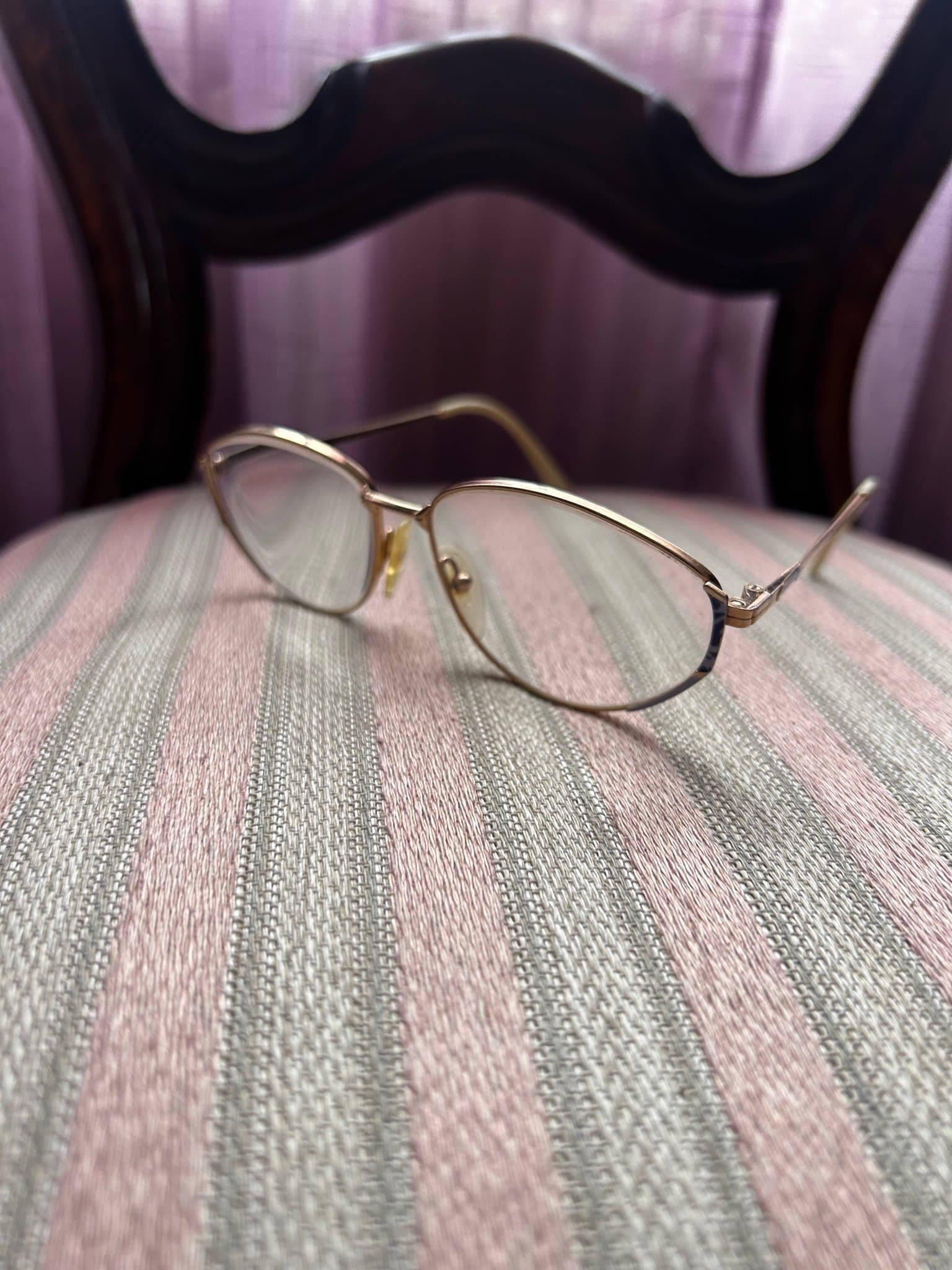 Retro Italiensk dam glasögon med guldfärgad båge + 2 i fint design,vintage