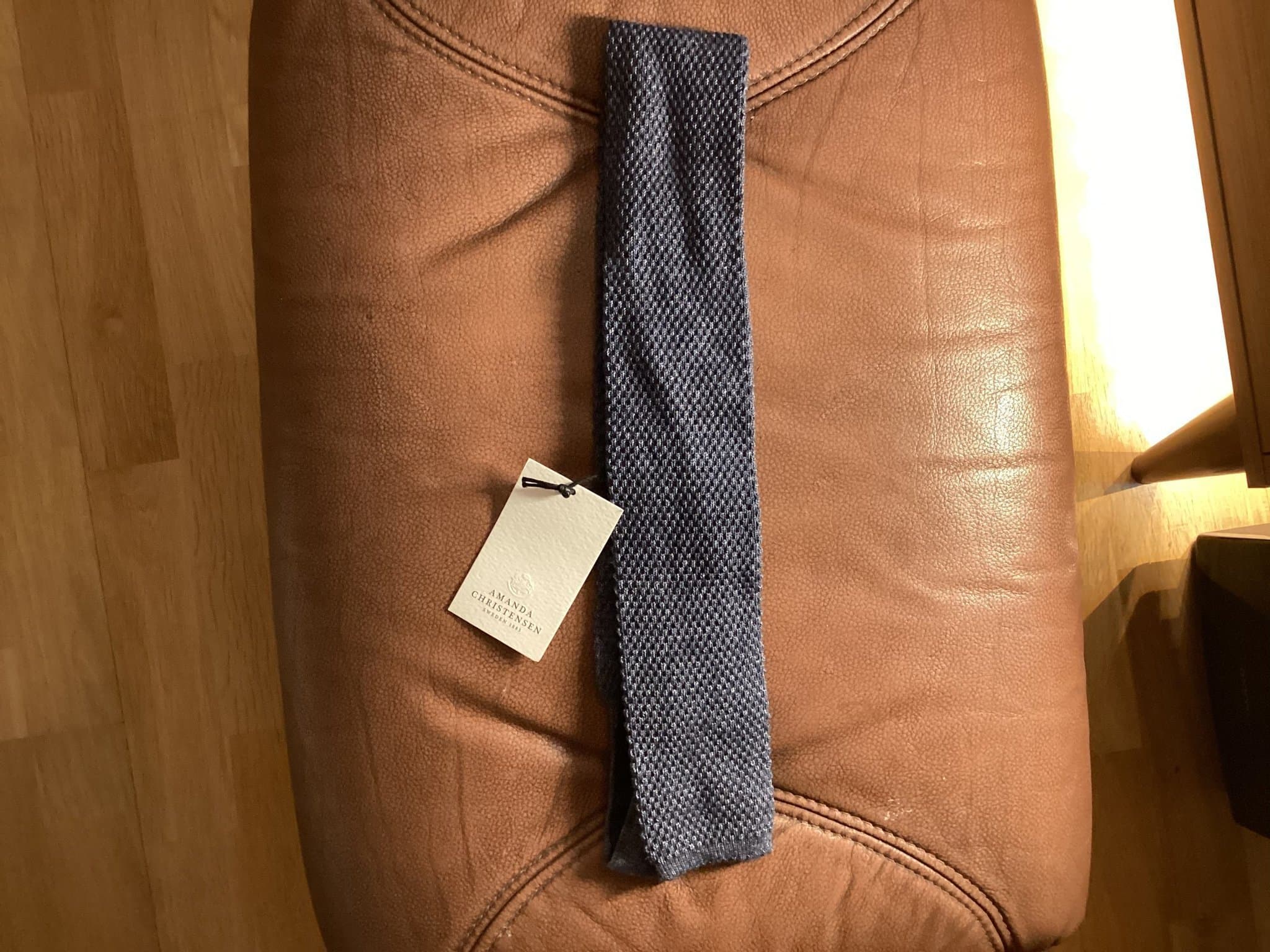 Ny Amanda Christensen blå slips
