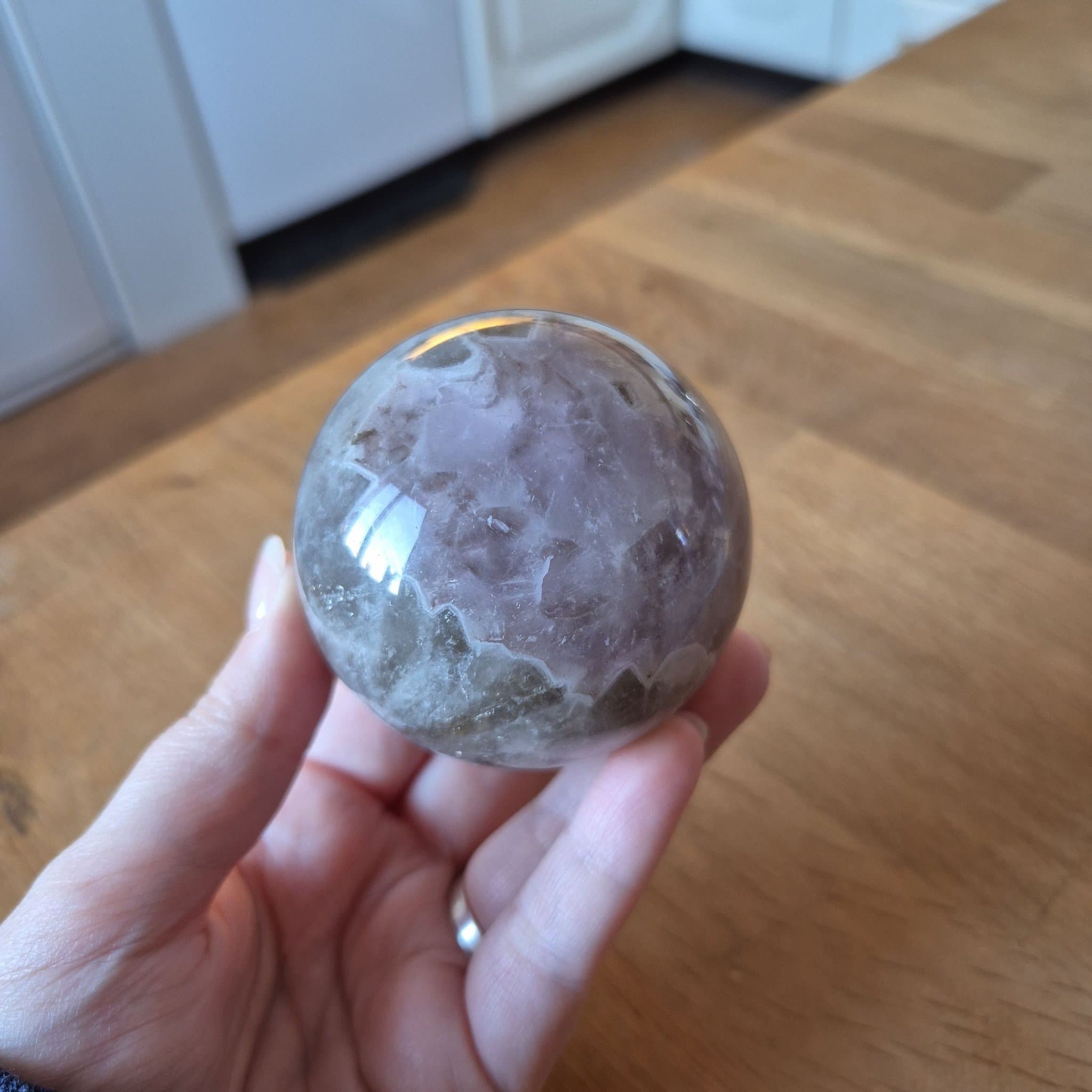 Klot i agat med rökkvarts