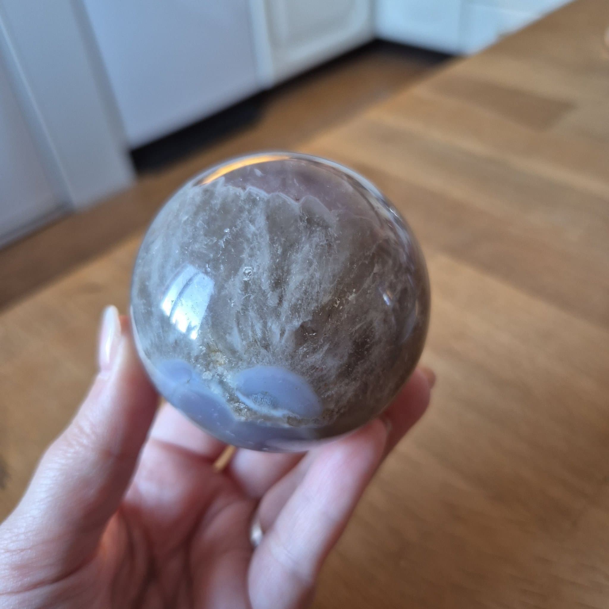 Klot i agat med rökkvarts