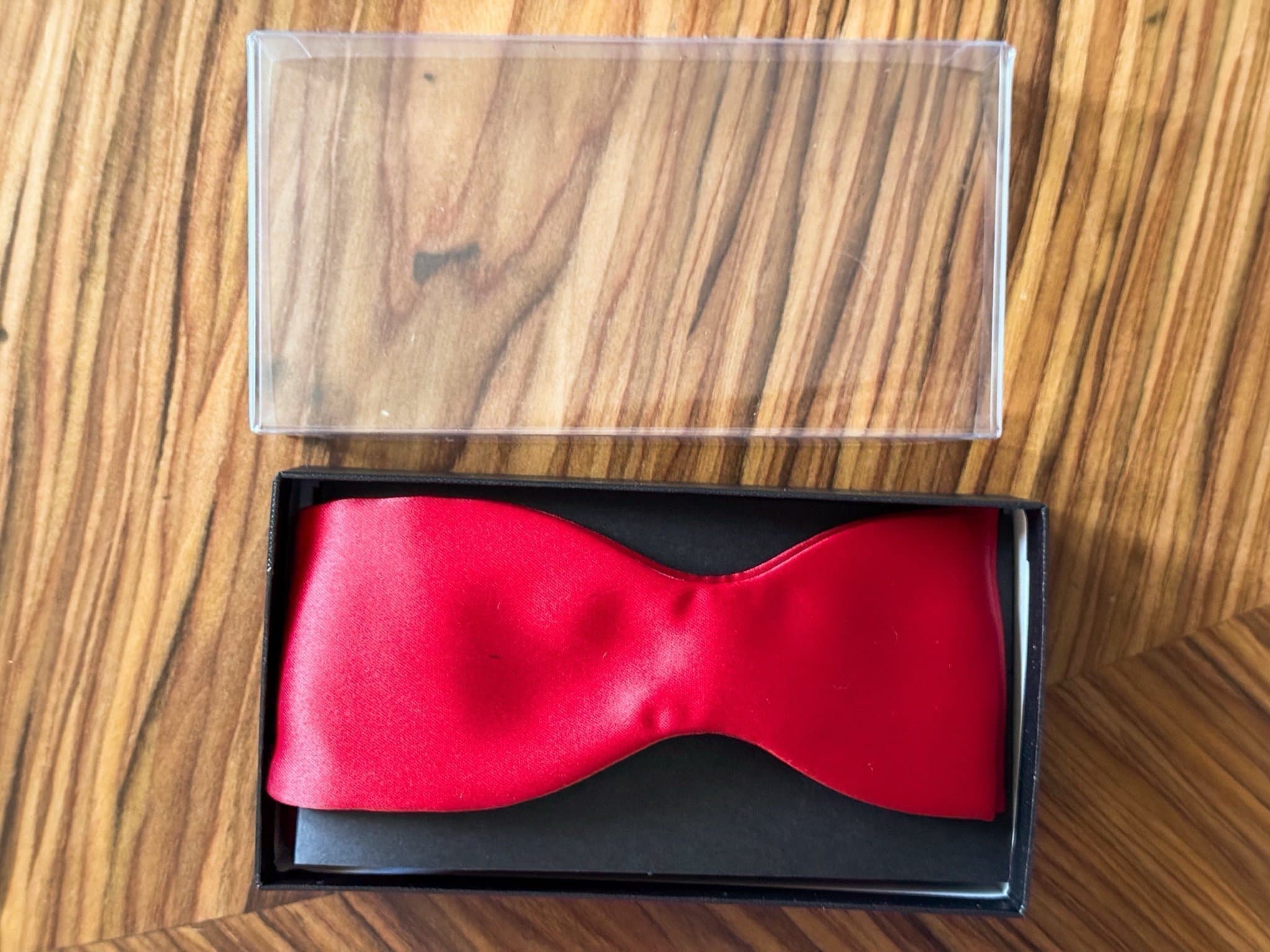 Herrfluga, ny, röd, fluga