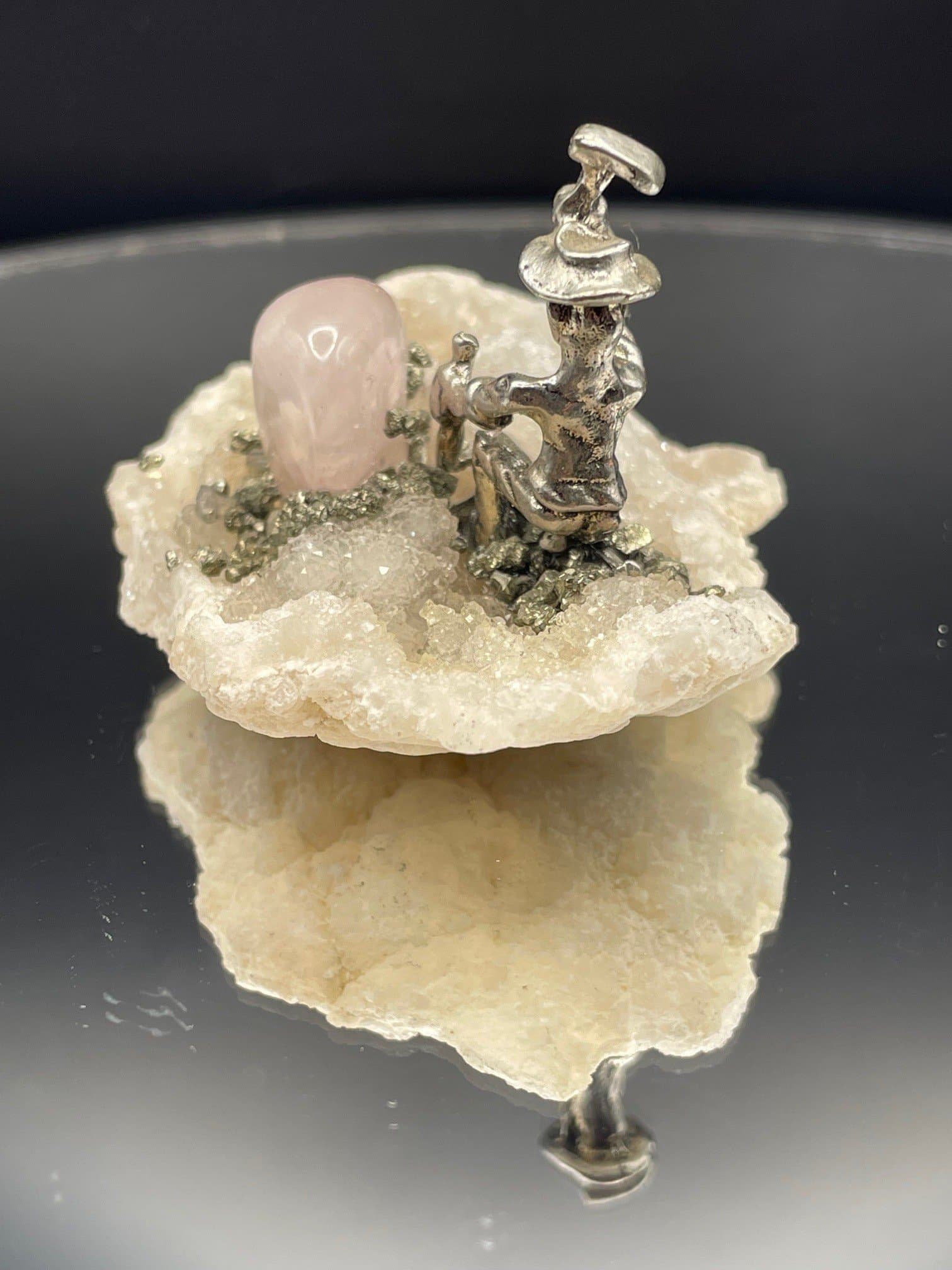 ~ Unikt Ornament ~ Gruvarbetare på Vit Kvarts med Rosenkvarts & Pyrit ~ NYTT