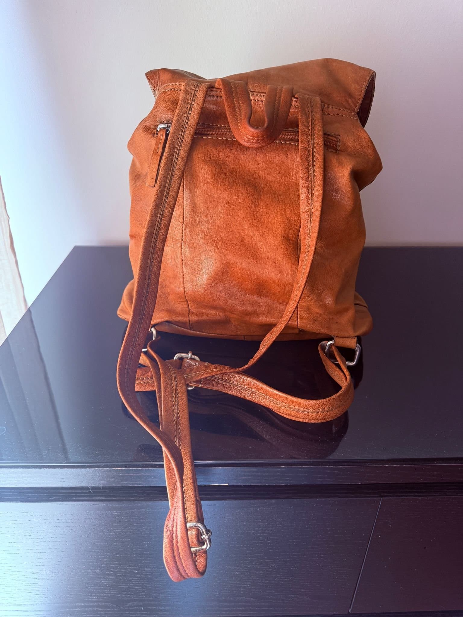 Ryggsäck i äkta läder – WERA Stockholm cognac skinn