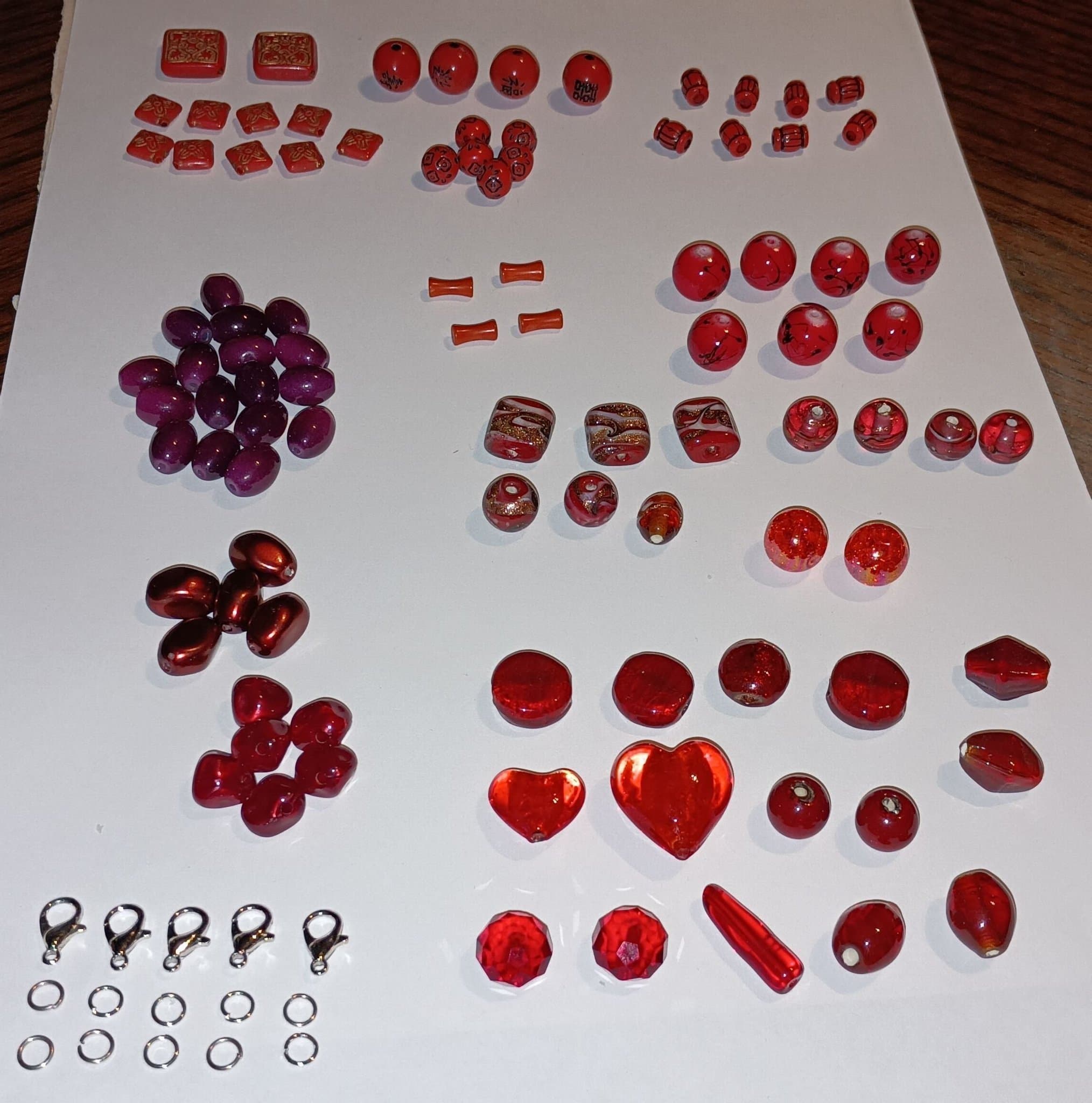 (Lot 3) Pärlor för smyckestillverkning / glaspärlor mm.