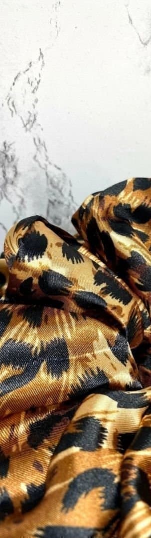 Gepardmönstrad överdimensionerad XXL Scrunchie snodd siden Enchanted Scrunch NY
