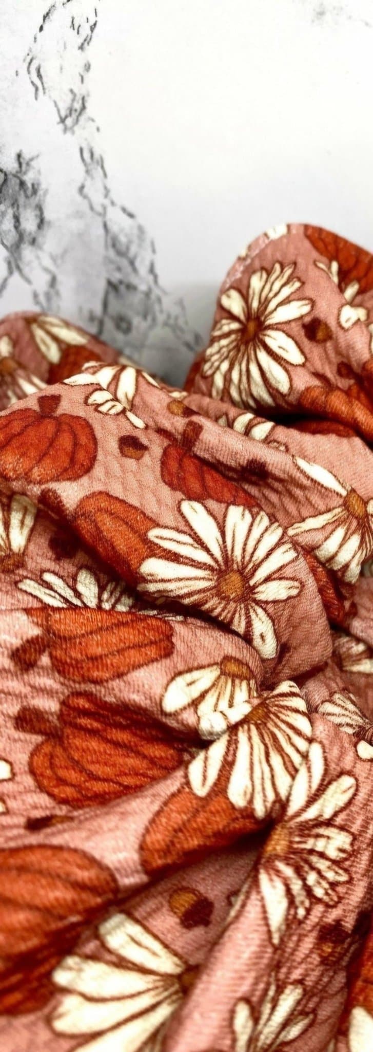 Blommig pumpamönstrad XXL överdimensionerad Scrunchie Enchanted Scrunch NY