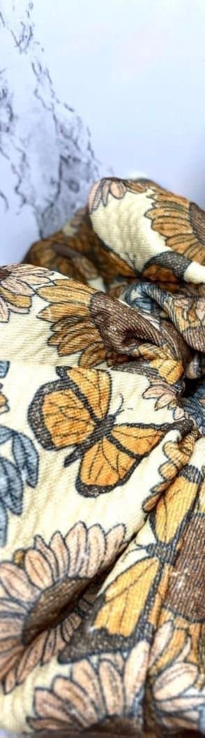 Fjäril & solrosmönstrad XXL överdimensionerad Scrunchie Enchanted Scrunch NY