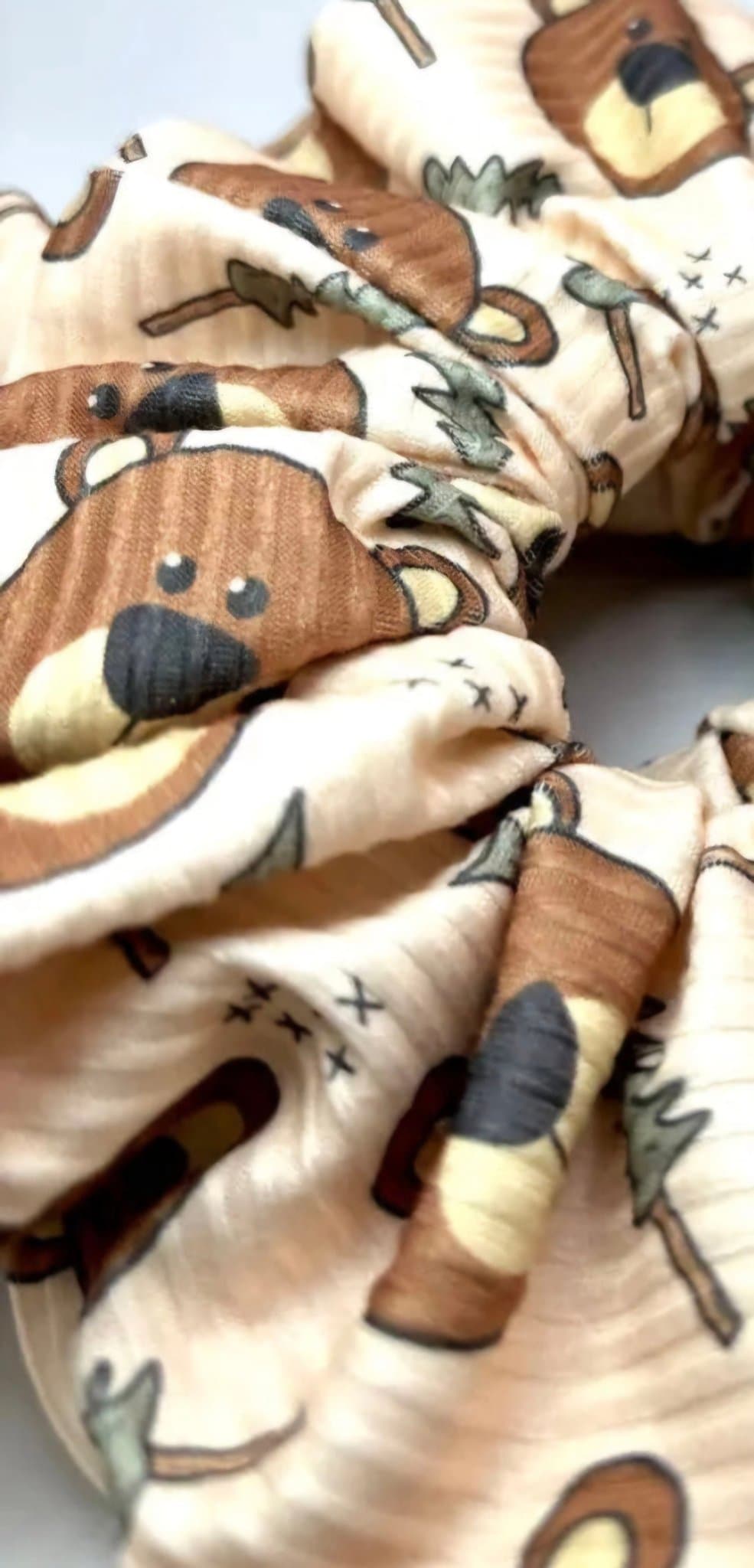 Björn & tallmönstrad XXL överdimensionerad ribbad Scrunchie Enchanted Scrunch NY