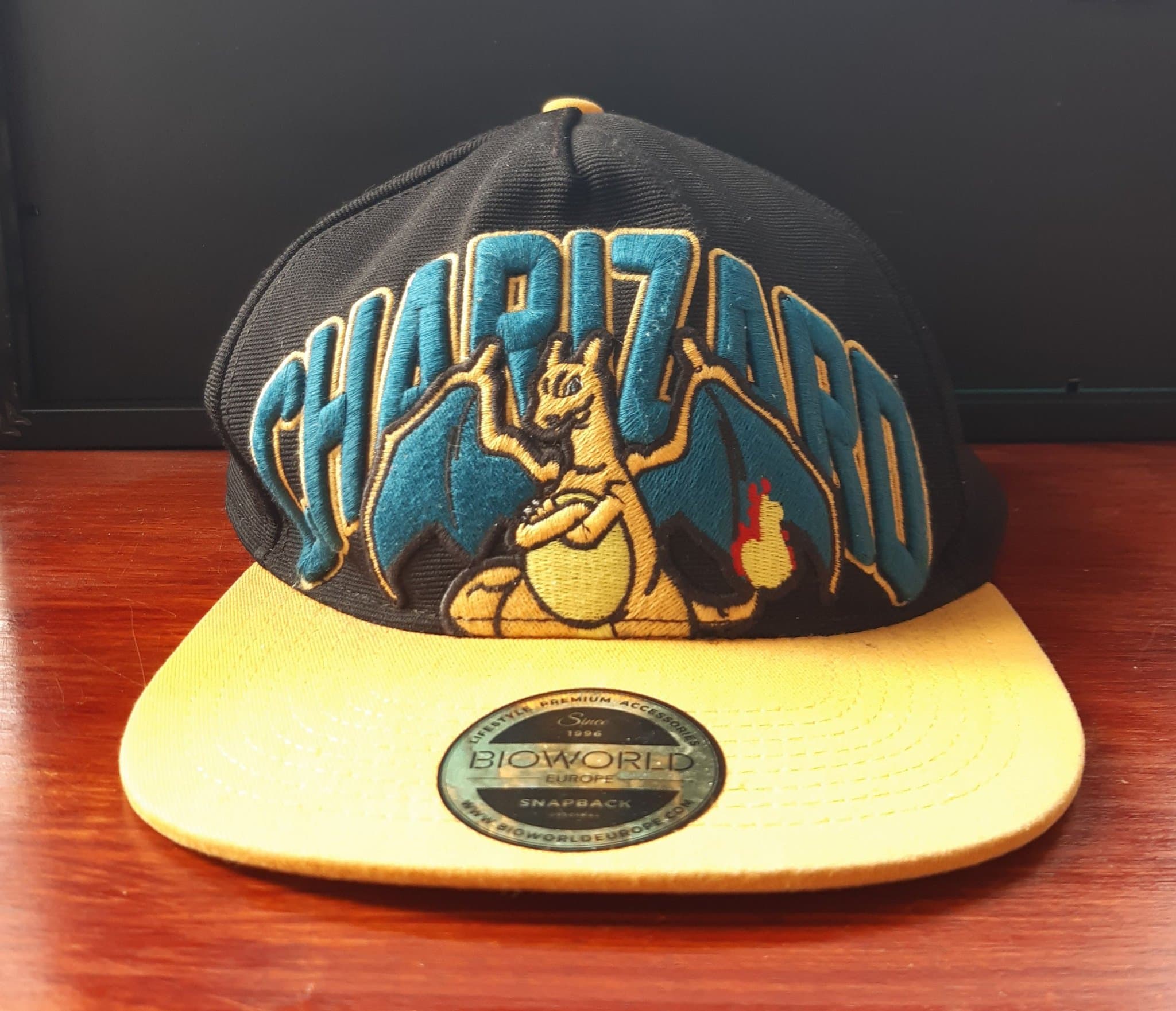 Pokémon Charizard Snapback-keps – Bioworld (2016) – Officiell Merchandise