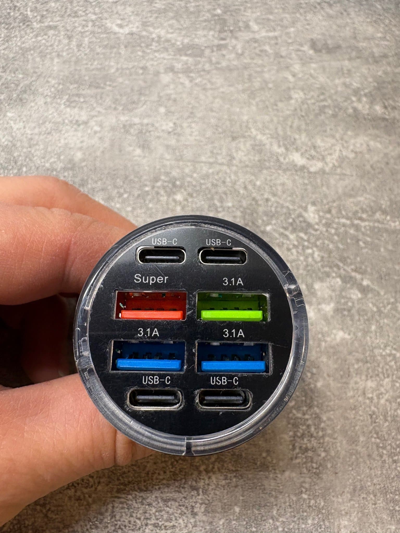 Billaddare med flera portar