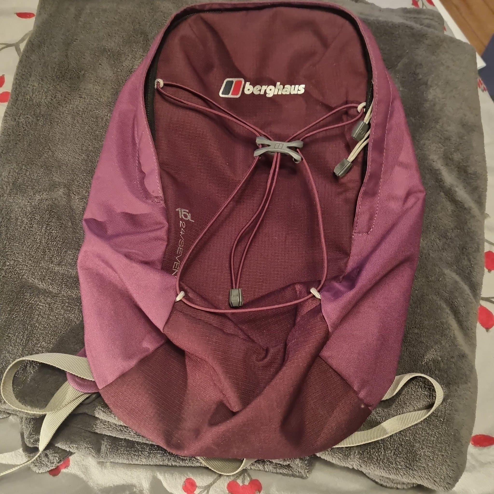 BERGHAUS RYGGSÄCK LILA