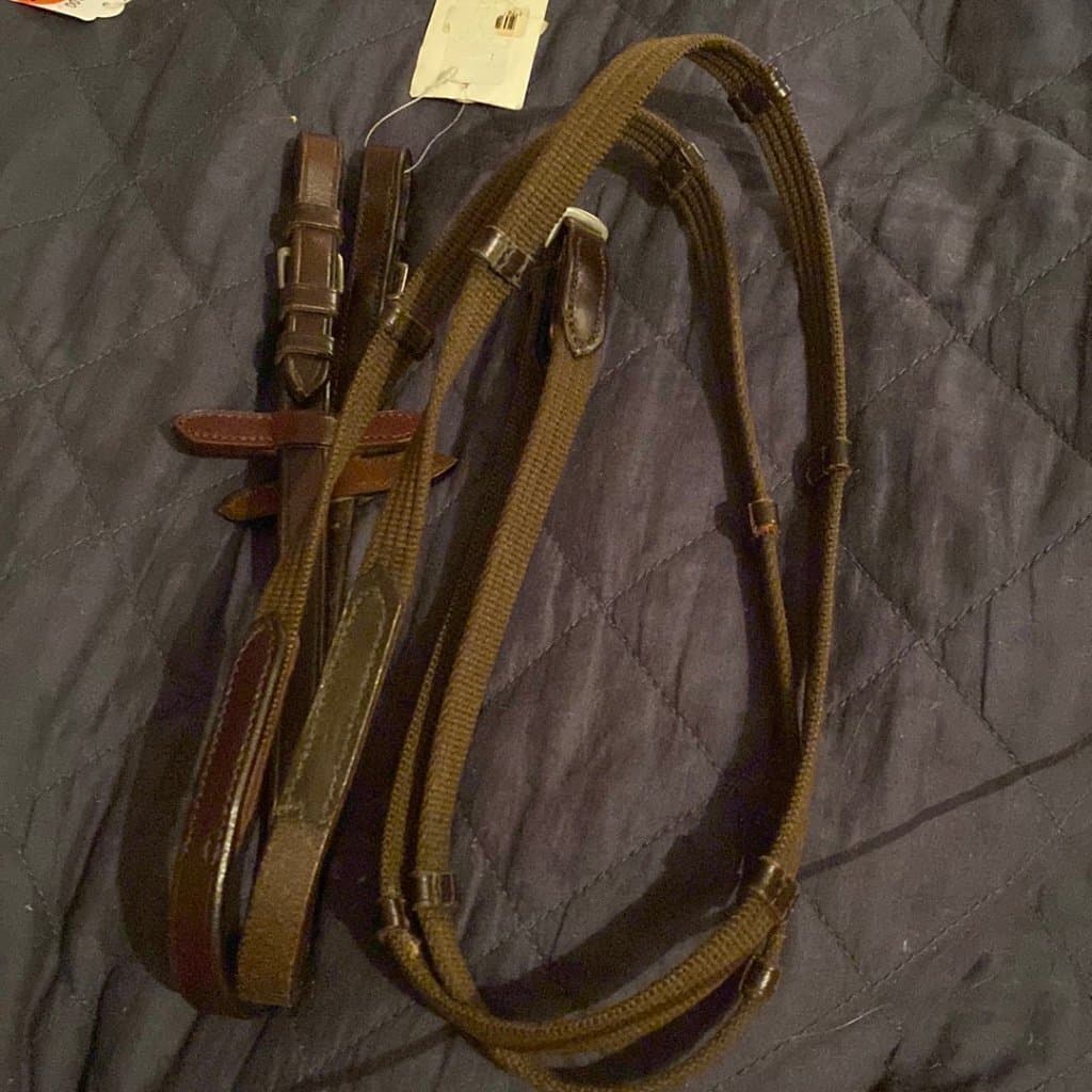 HELT NYA! Tyglar i vävribb bruna i stl P från Cheval