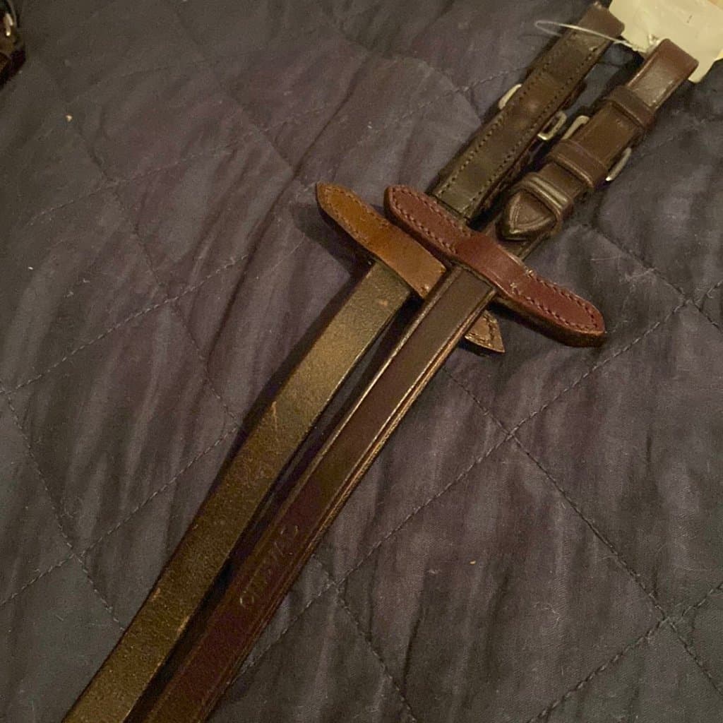 HELT NYA! Tyglar i vävribb bruna i stl P från Cheval