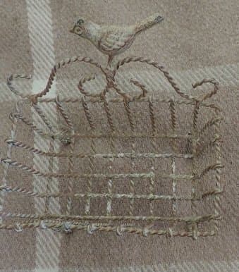 till dina smycken eller till tvåkopp med en liten fågel på topp