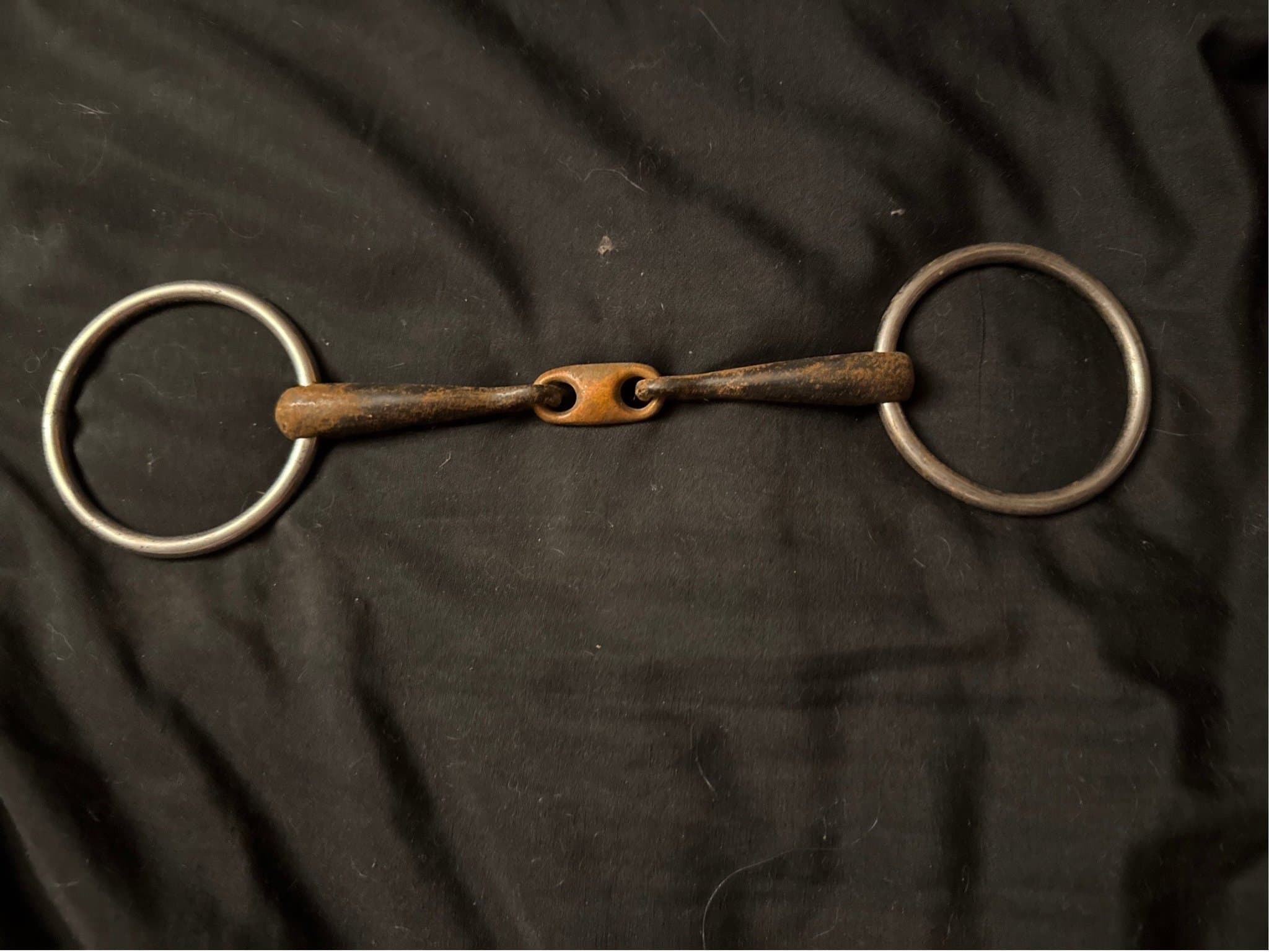 Hästbett / bett tredelat ca 15 cm svart metall