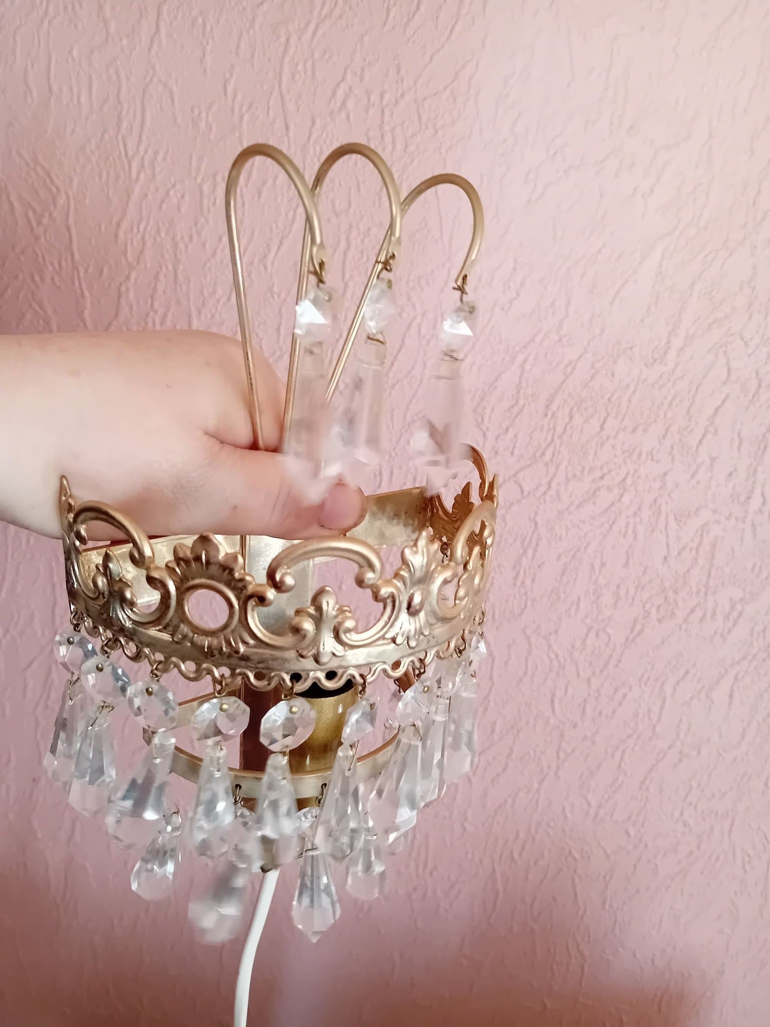 Vägglampa med prismor