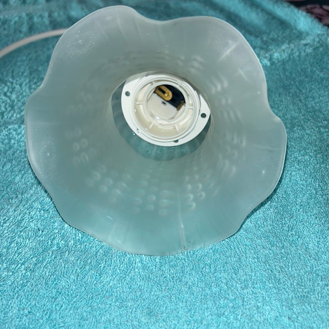 Fönsterlampa i frostat glas