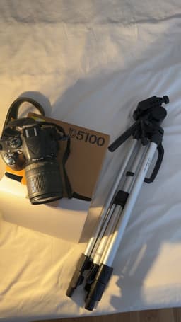 Nikon D5100 med stativ