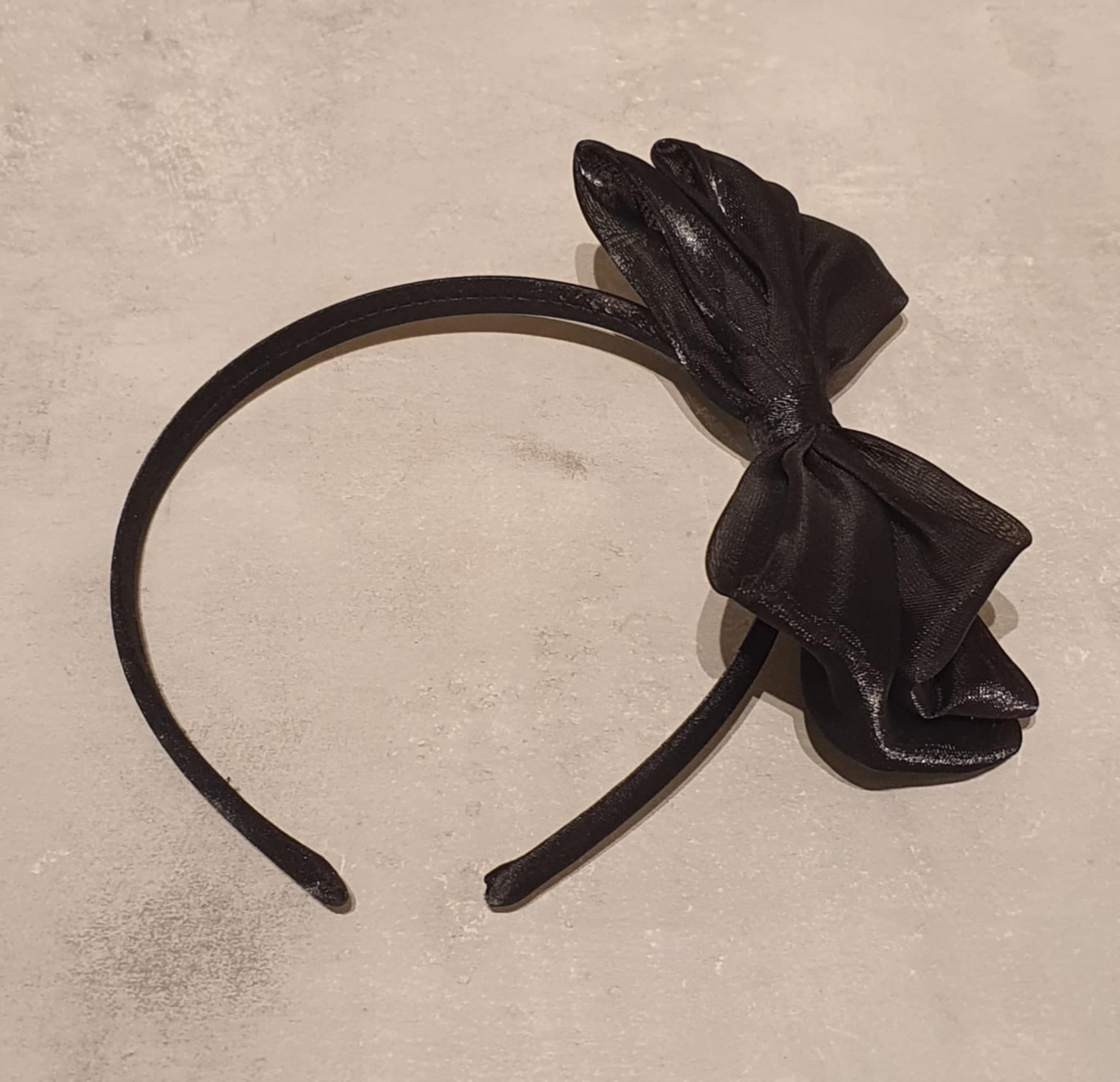 Svart diadem / rosett diadem, svart, onesize. Helt nytt!