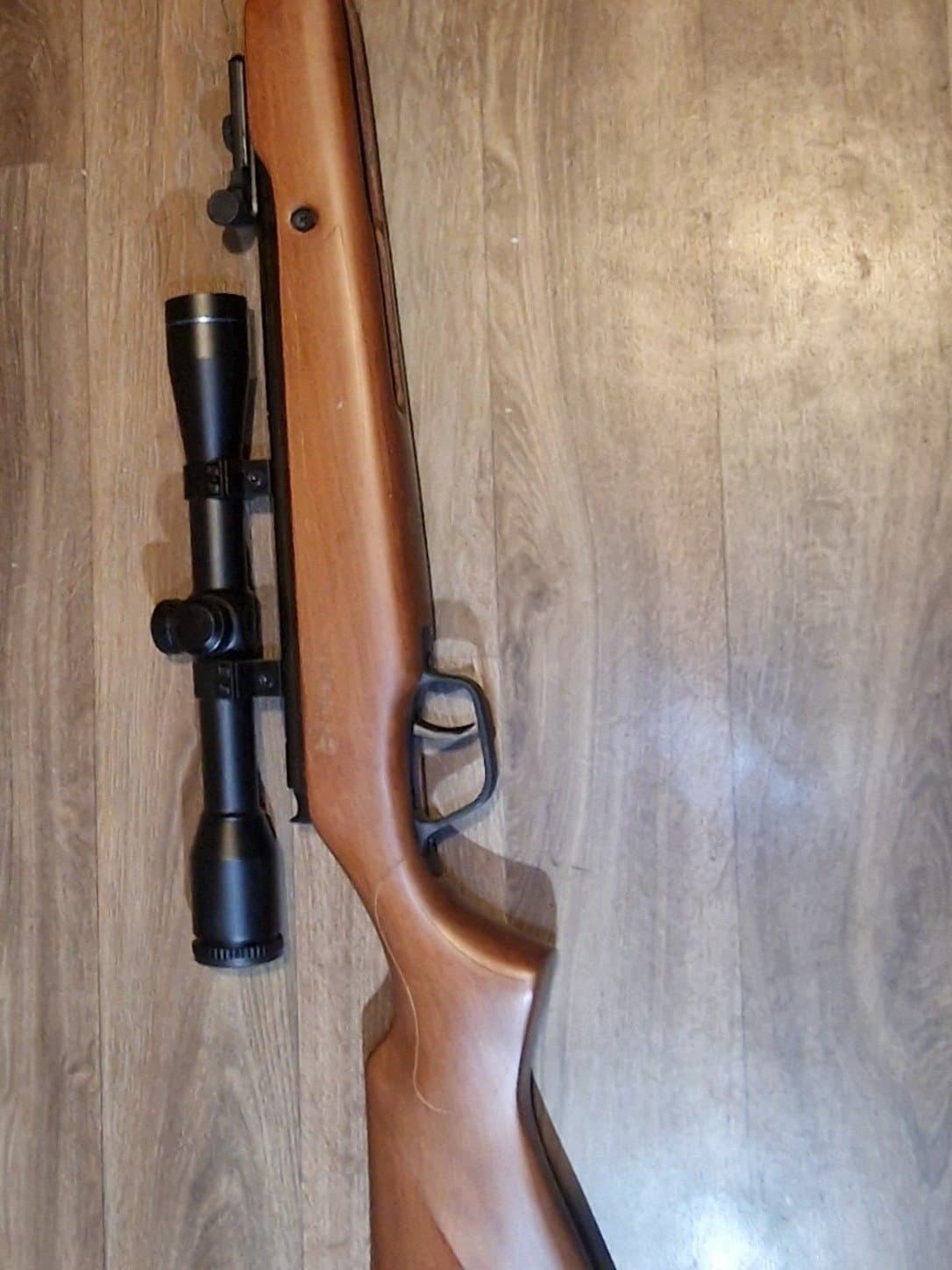 Stoeger X5 Wood Combo. 4×32Scope. 4.5mm .177